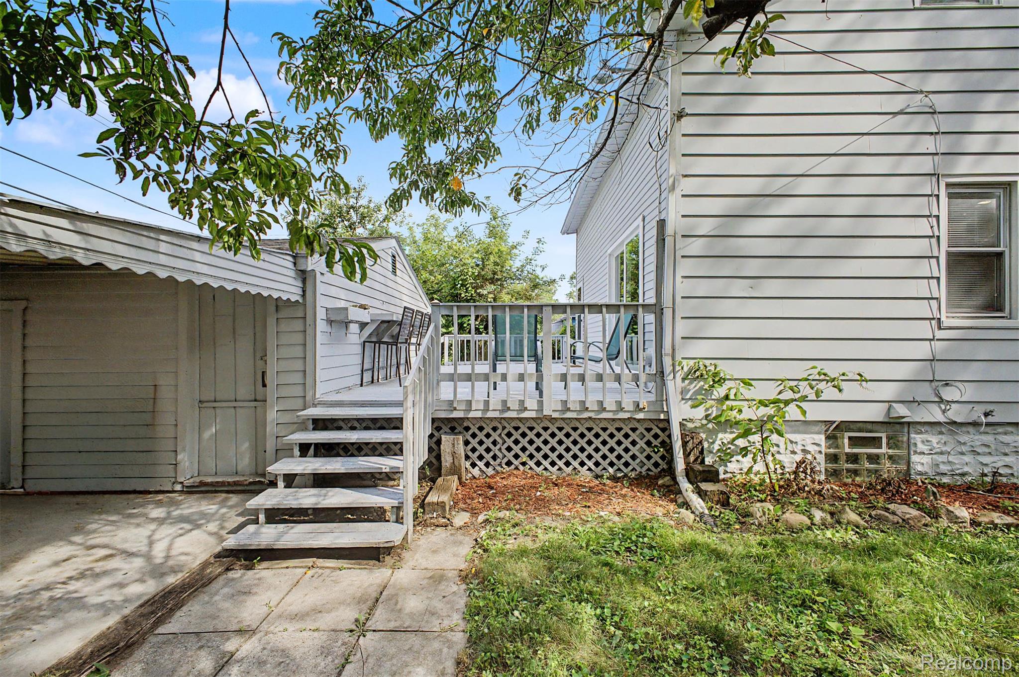 40 W Benson Street Property Photo 33