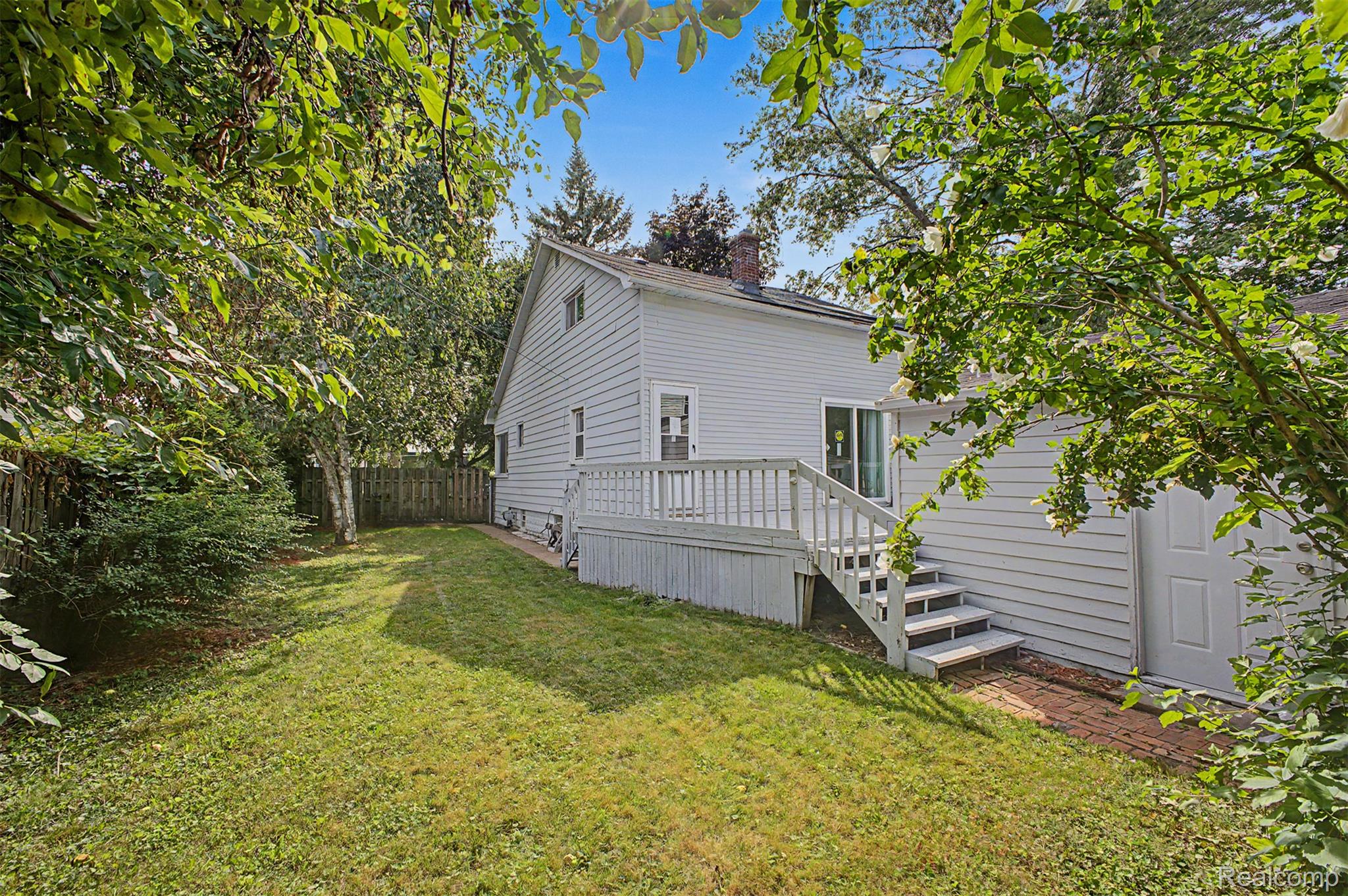 40 W Benson Street Property Photo 35