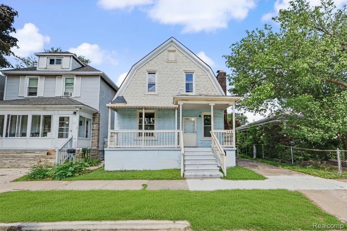 135 Batavia Street Property Photo 1