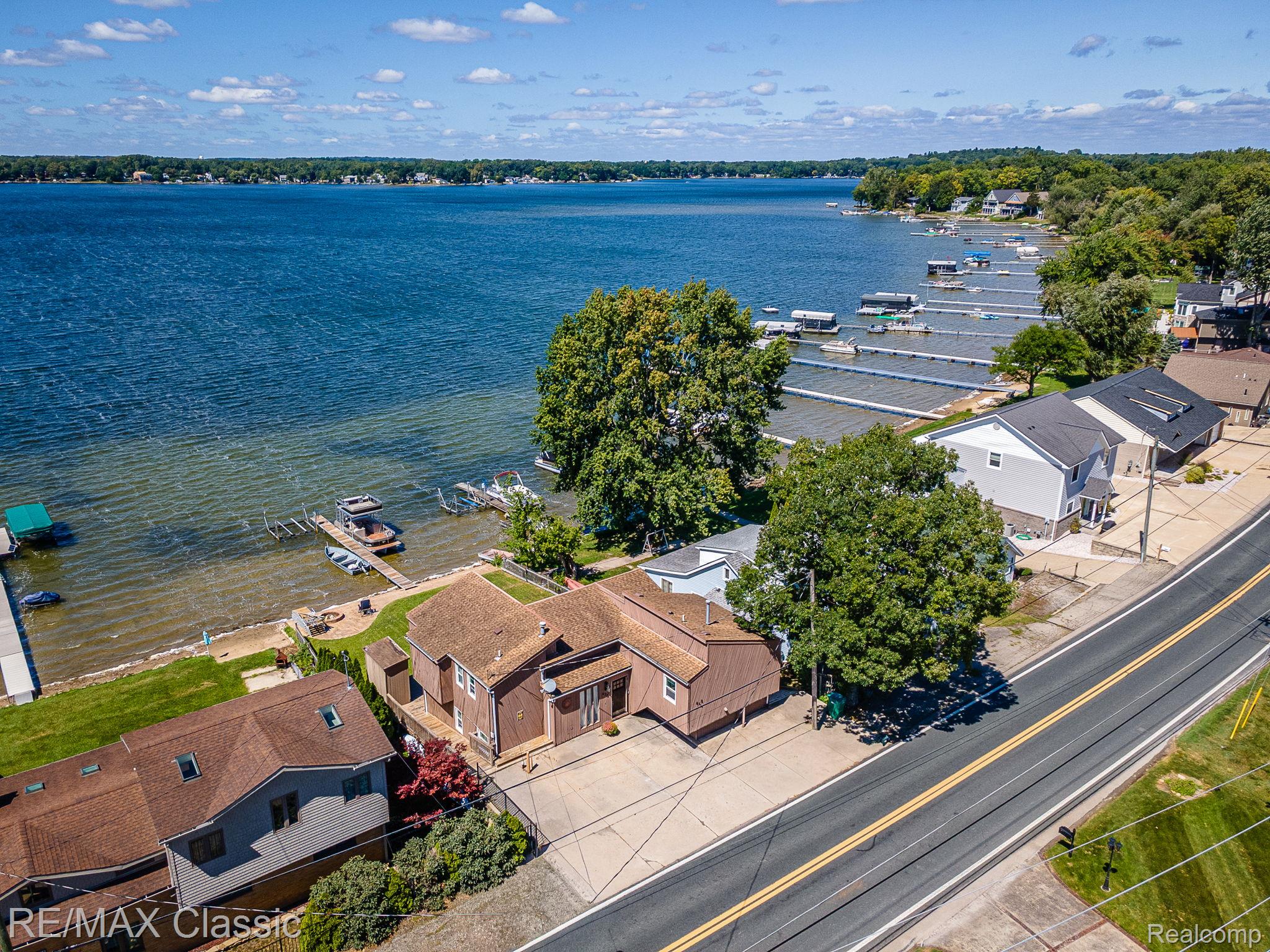 425 E East Shore Drive Property Photo 1