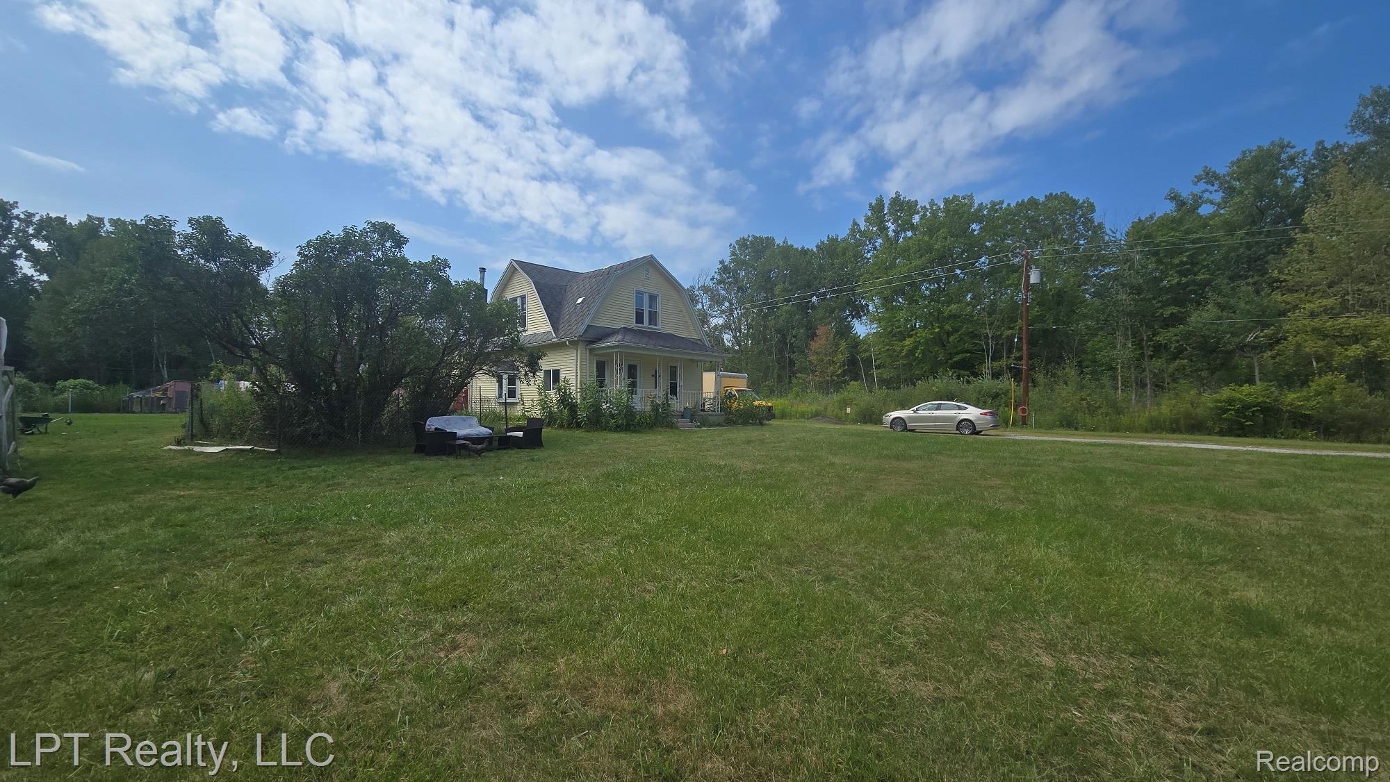 5137 Ravenswood Road Property Photo 1