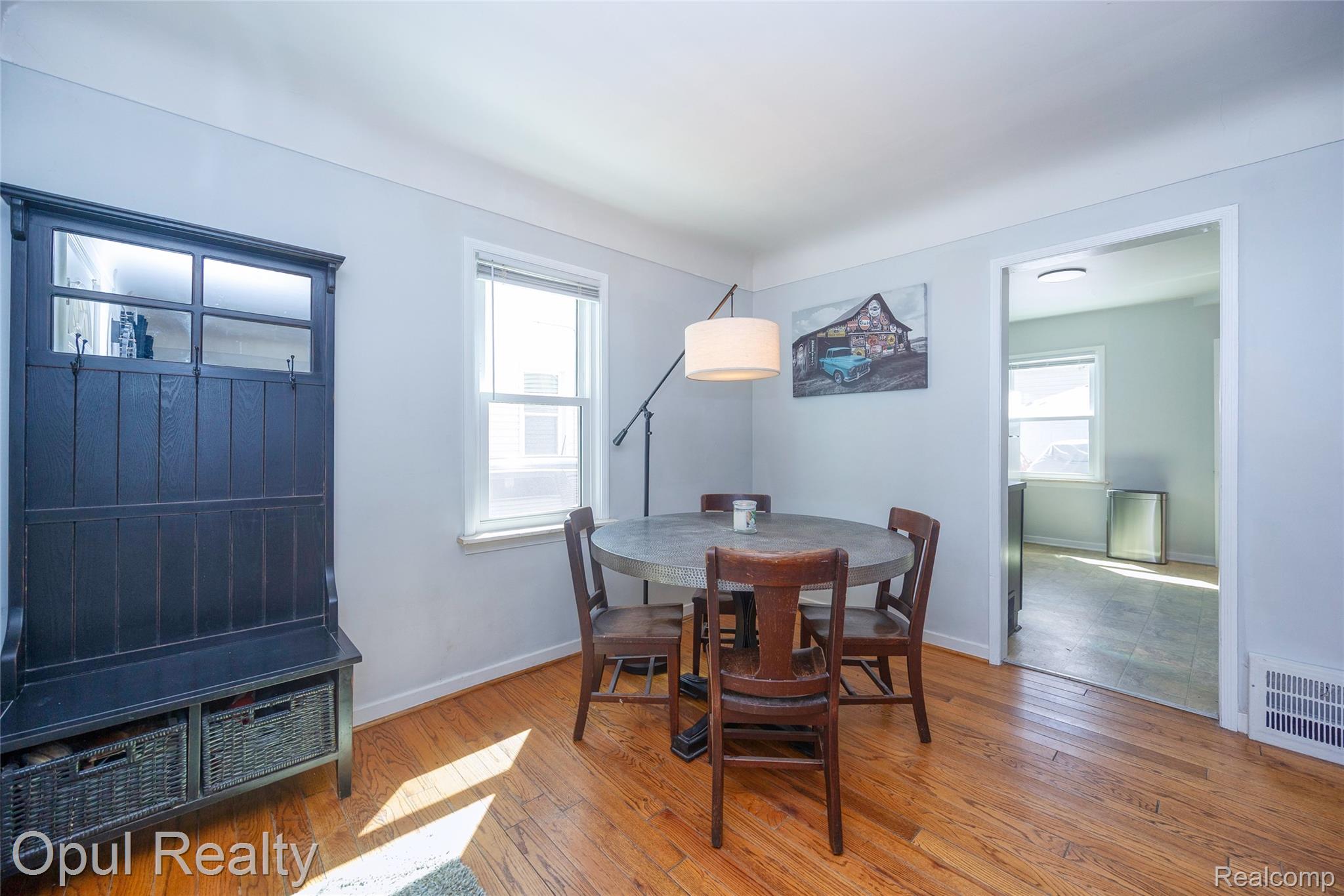 17520 Matthews Street Property Photo 5