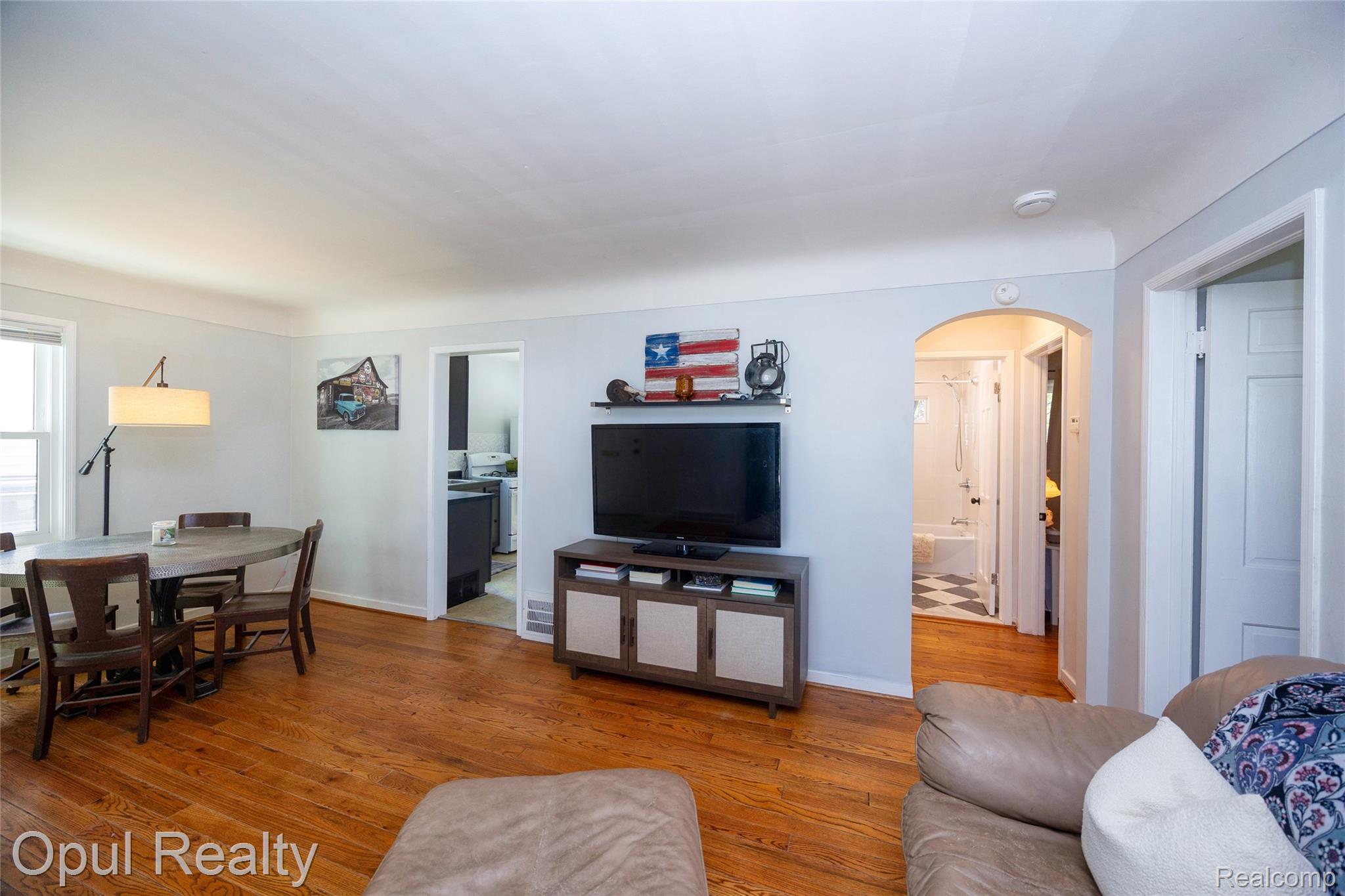 17520 Matthews Street Property Photo 8