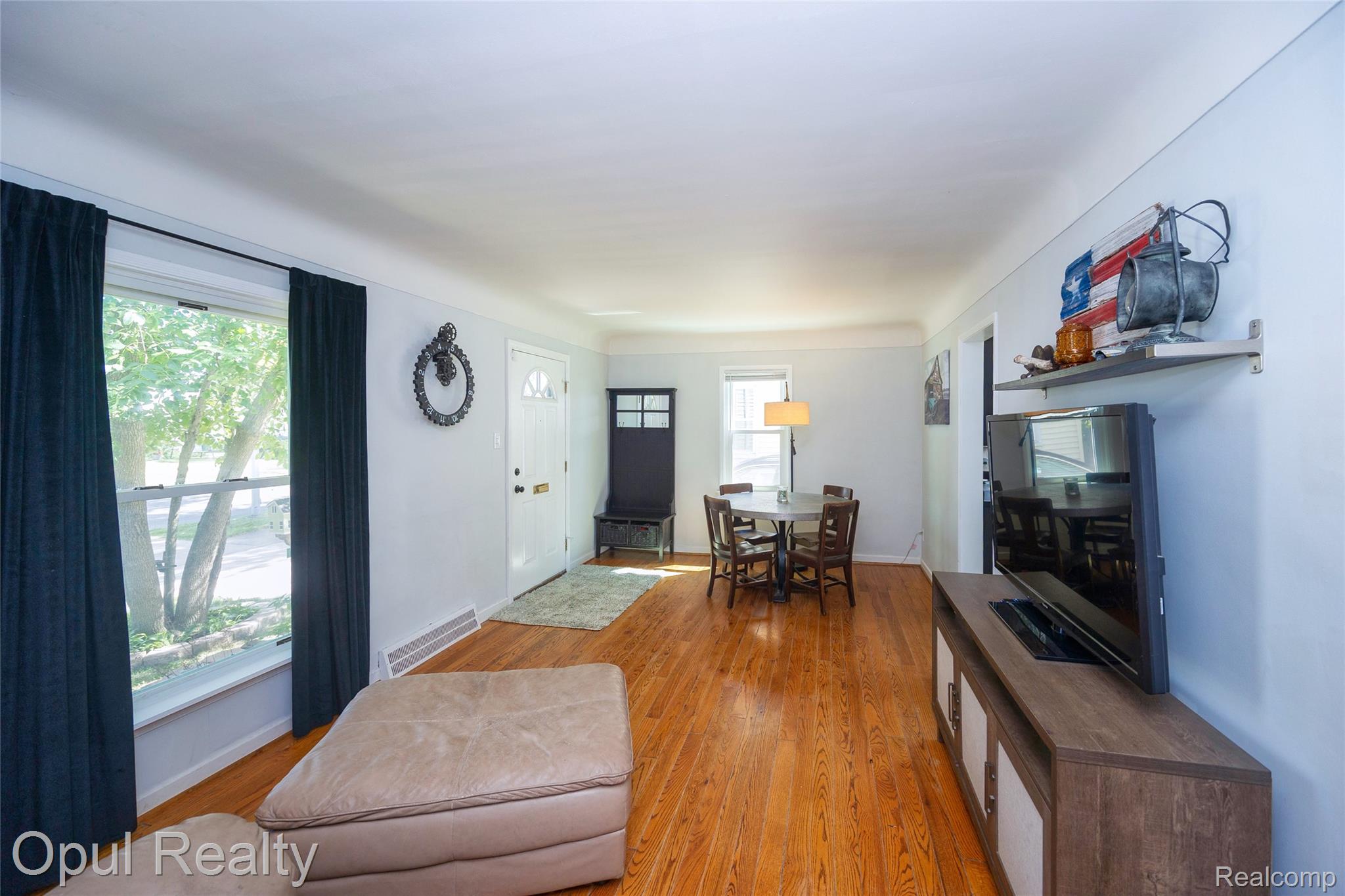 17520 Matthews Street Property Photo 9