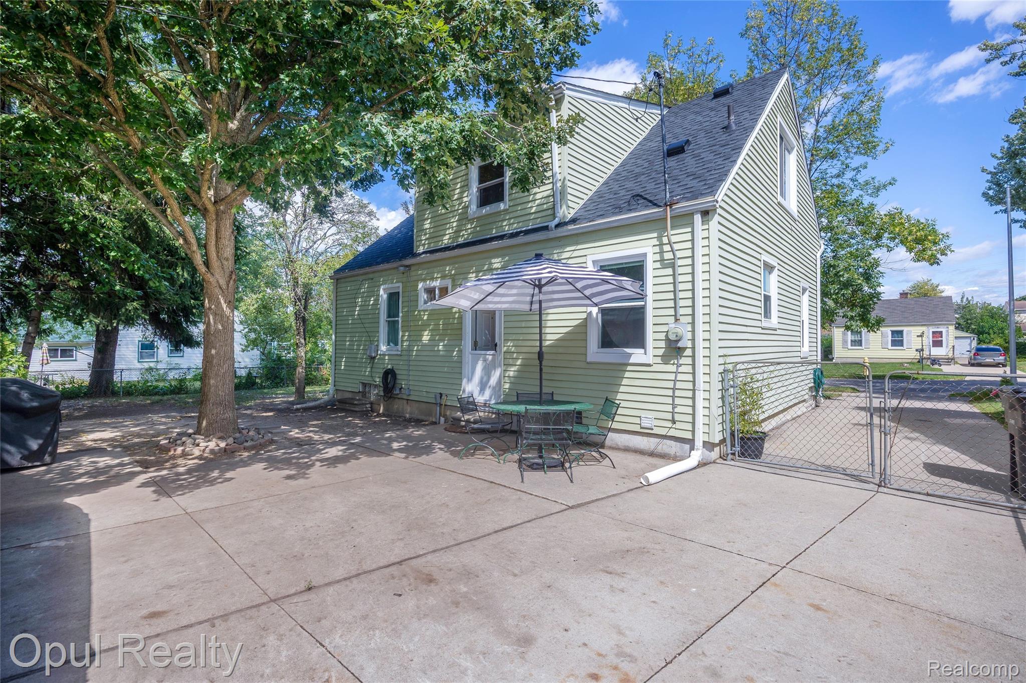 17520 Matthews Street Property Photo 31