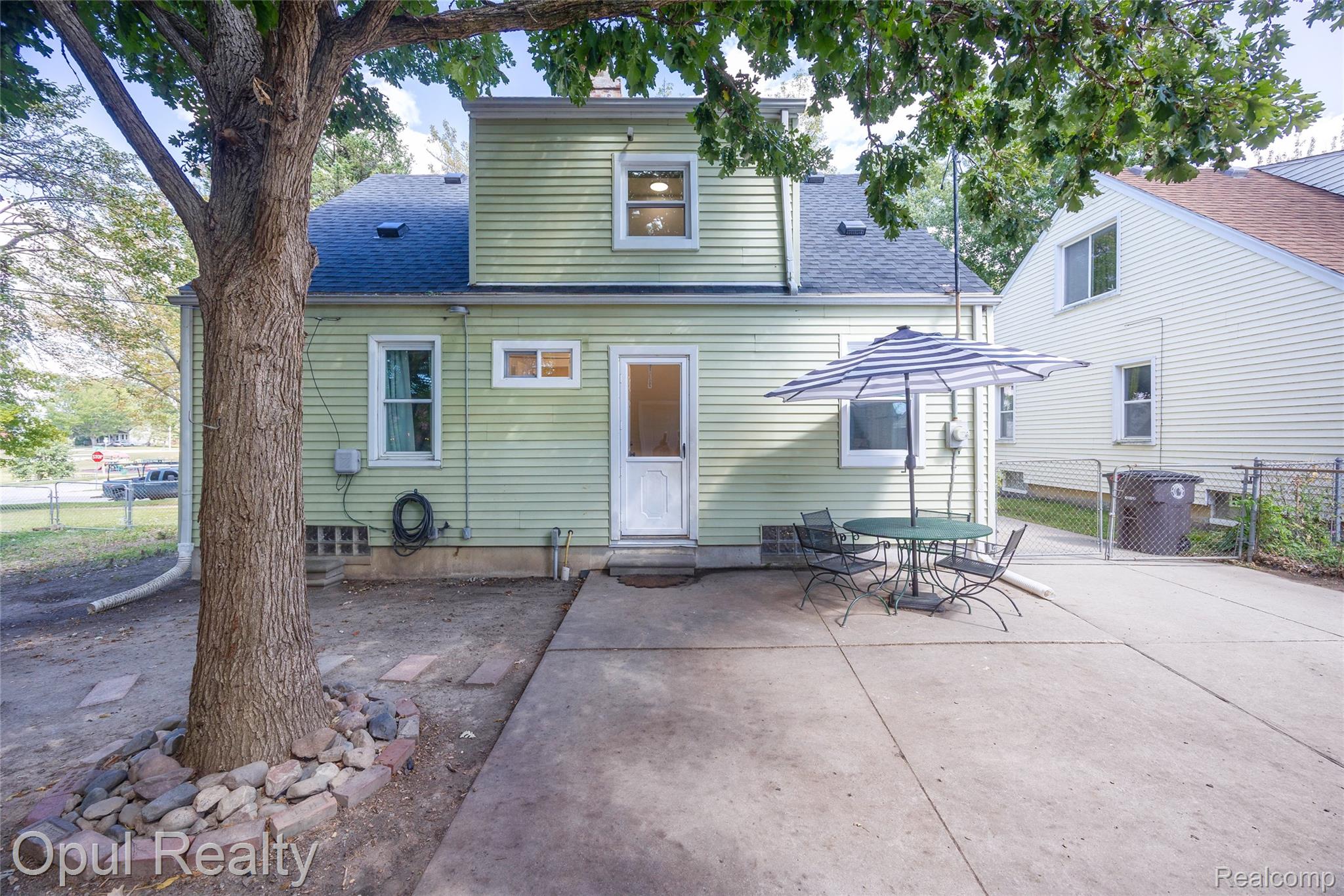 17520 Matthews Street Property Photo 32