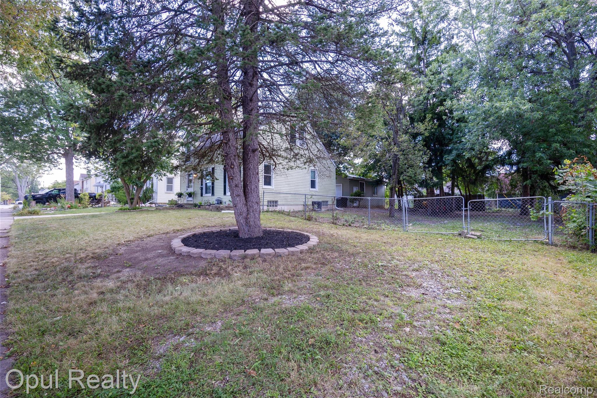 17520 Matthews Street Property Photo 33