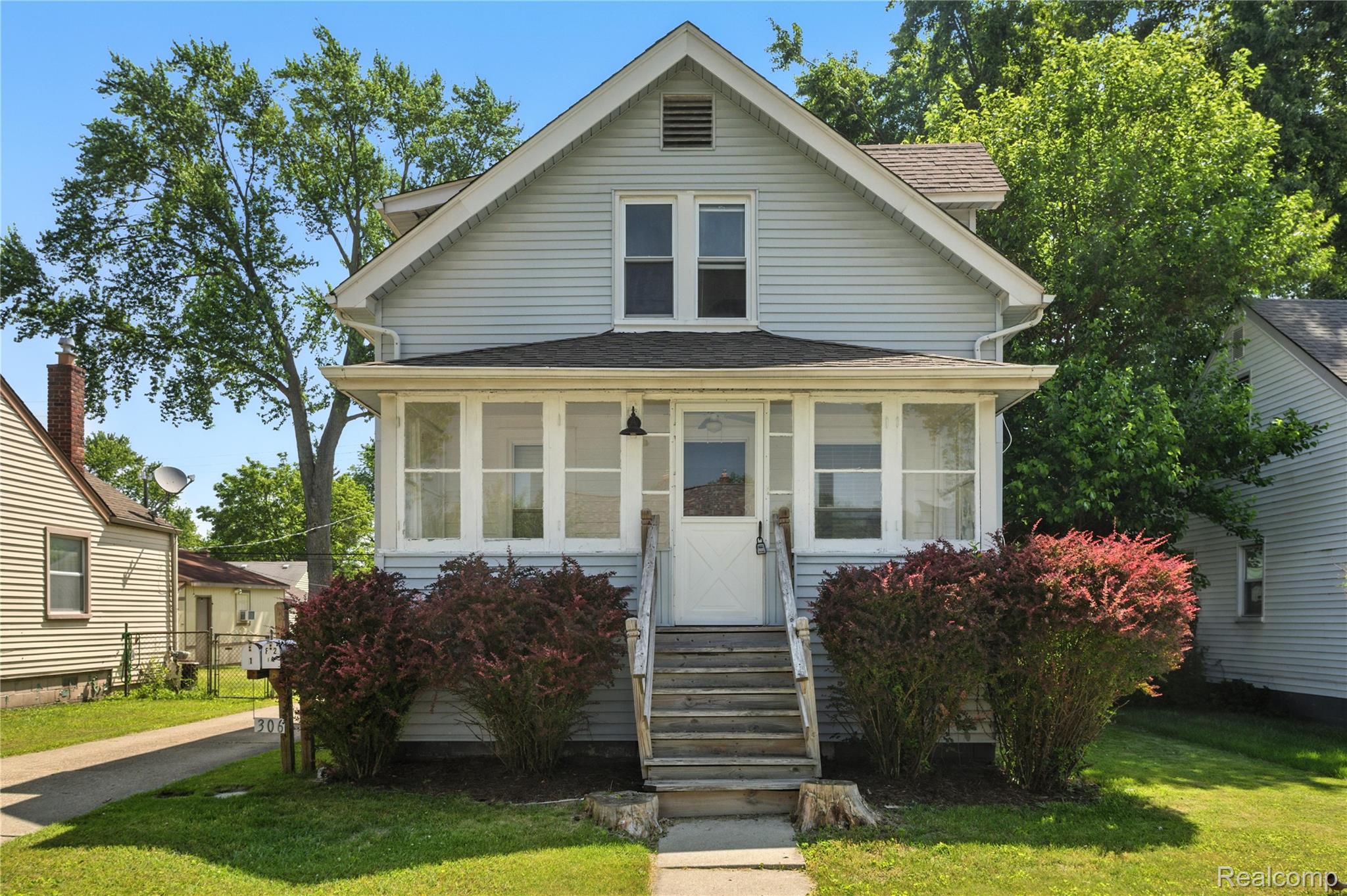 306 N Kenwood Avenue Property Photo 1