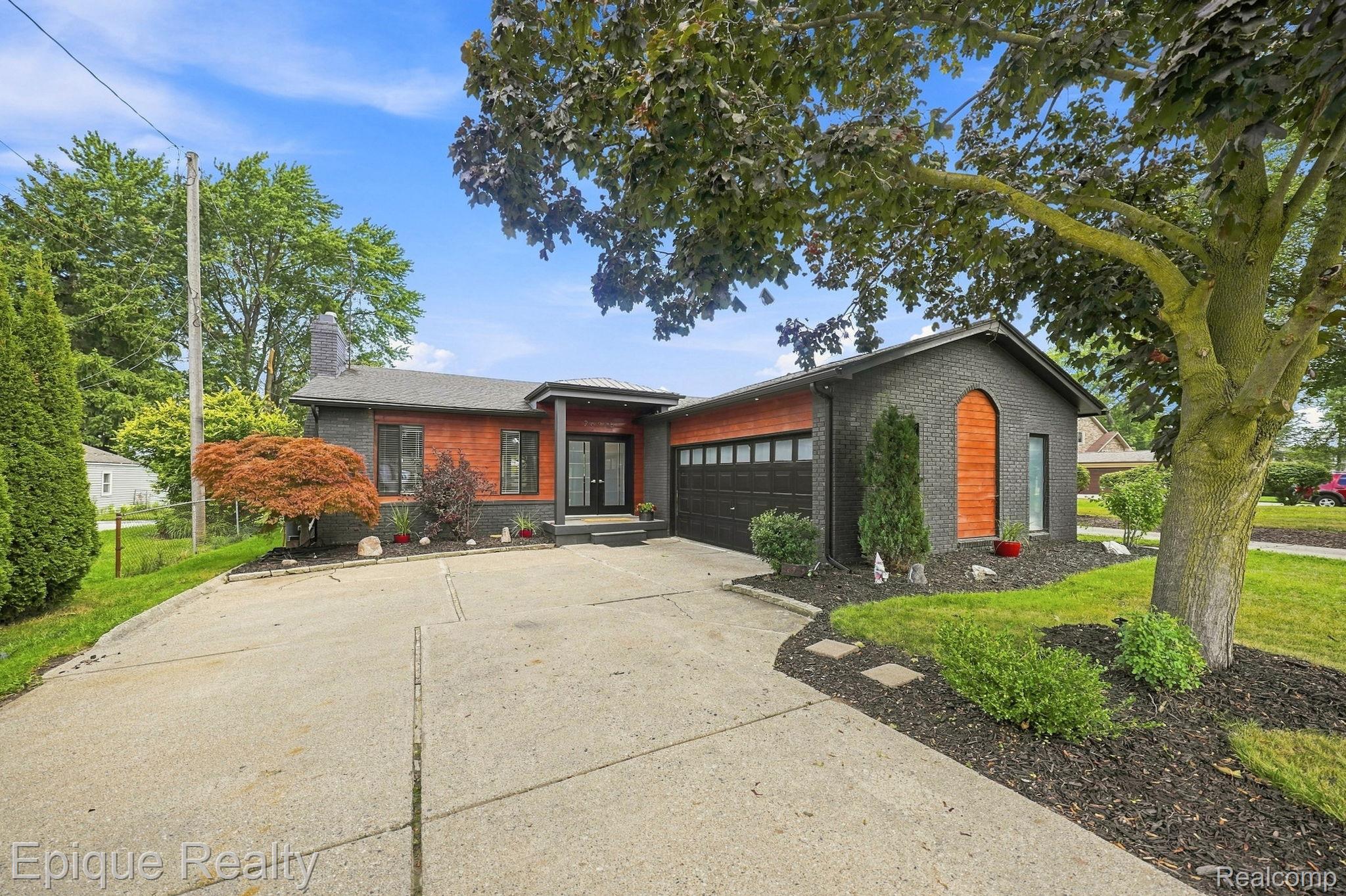 26925 S River Road Property Photo 1