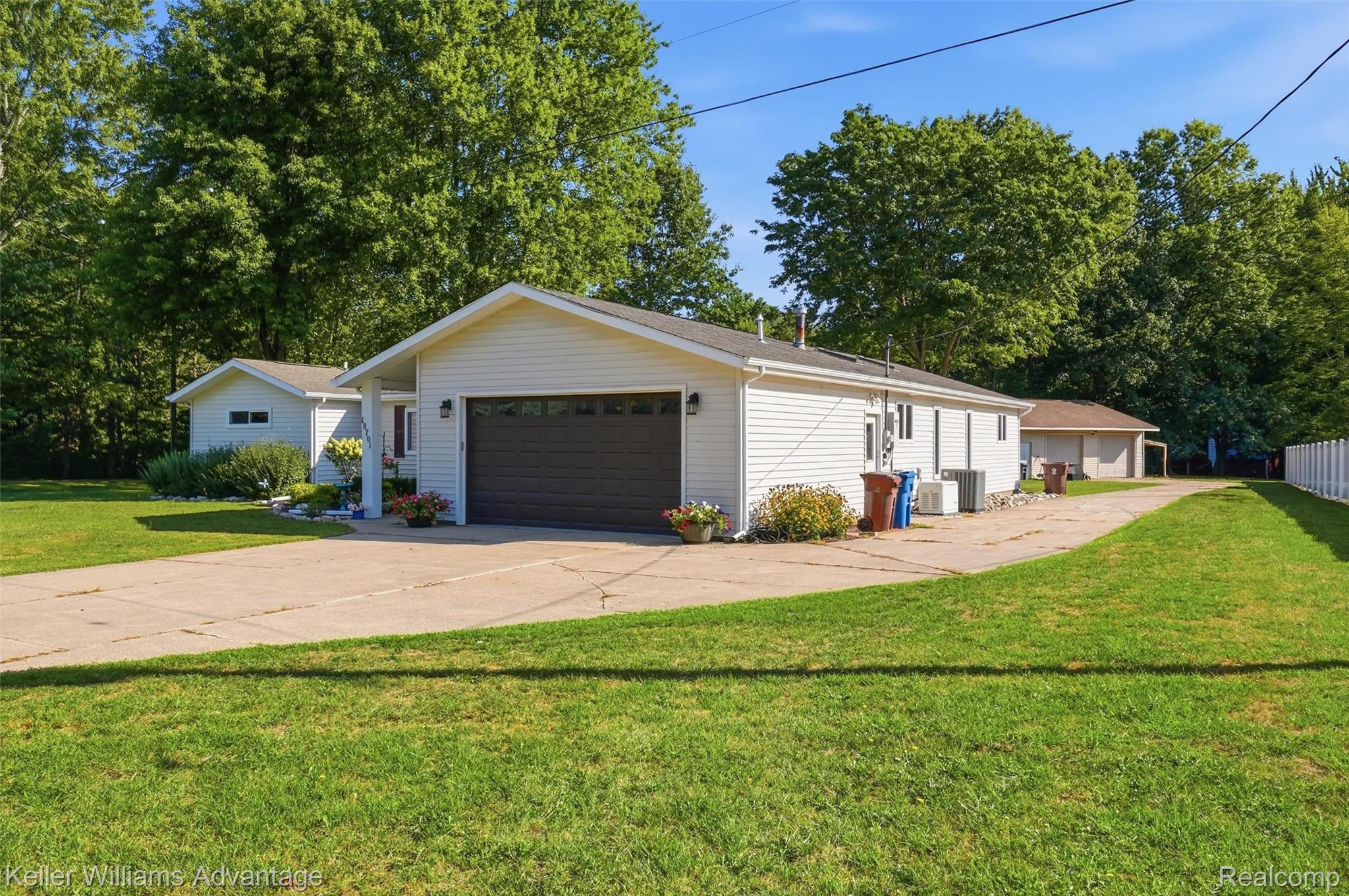 18701 Savage Road Property Photo 2