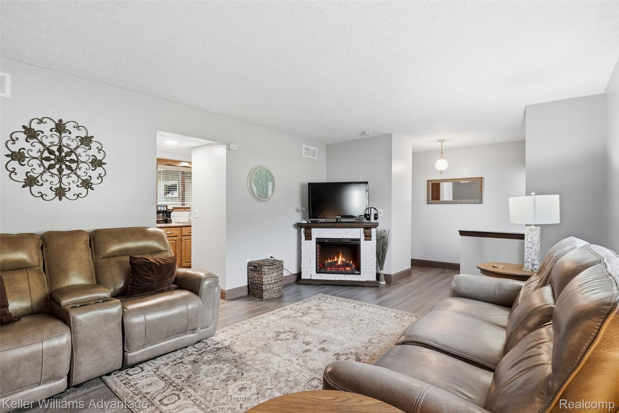 18701 Savage Road Property Photo 4