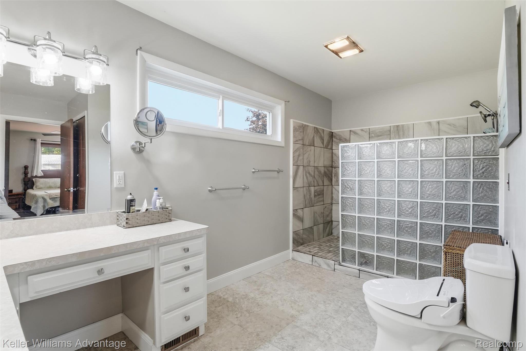 18701 Savage Road Property Photo 8