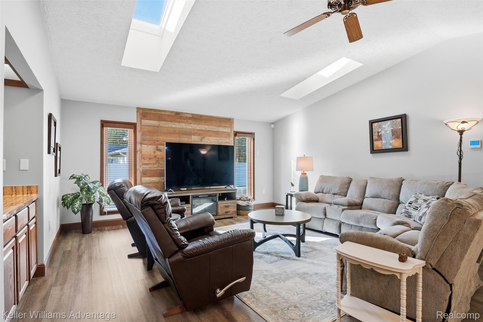 18701 Savage Road Property Photo 12