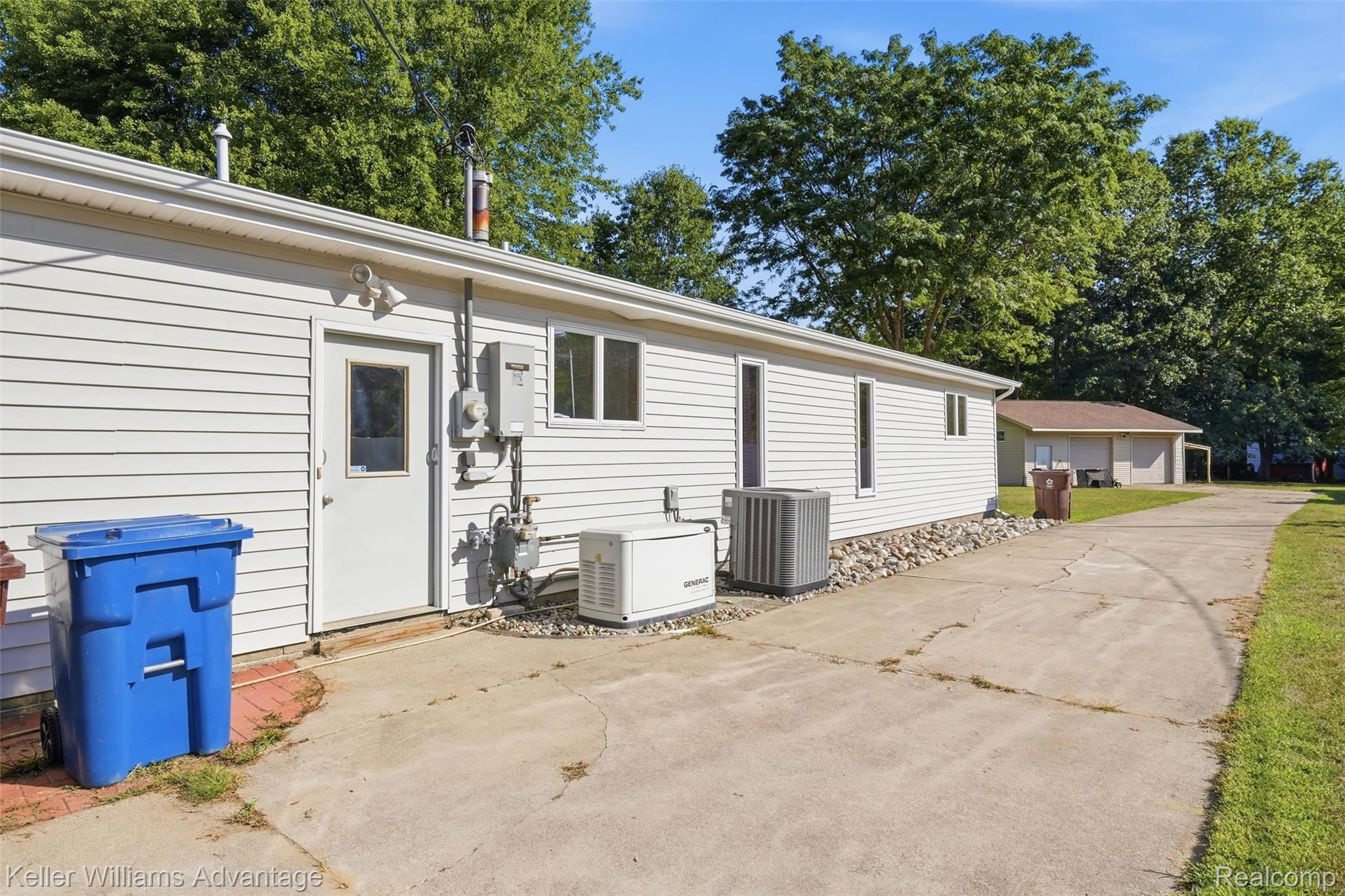18701 Savage Road Property Photo 32