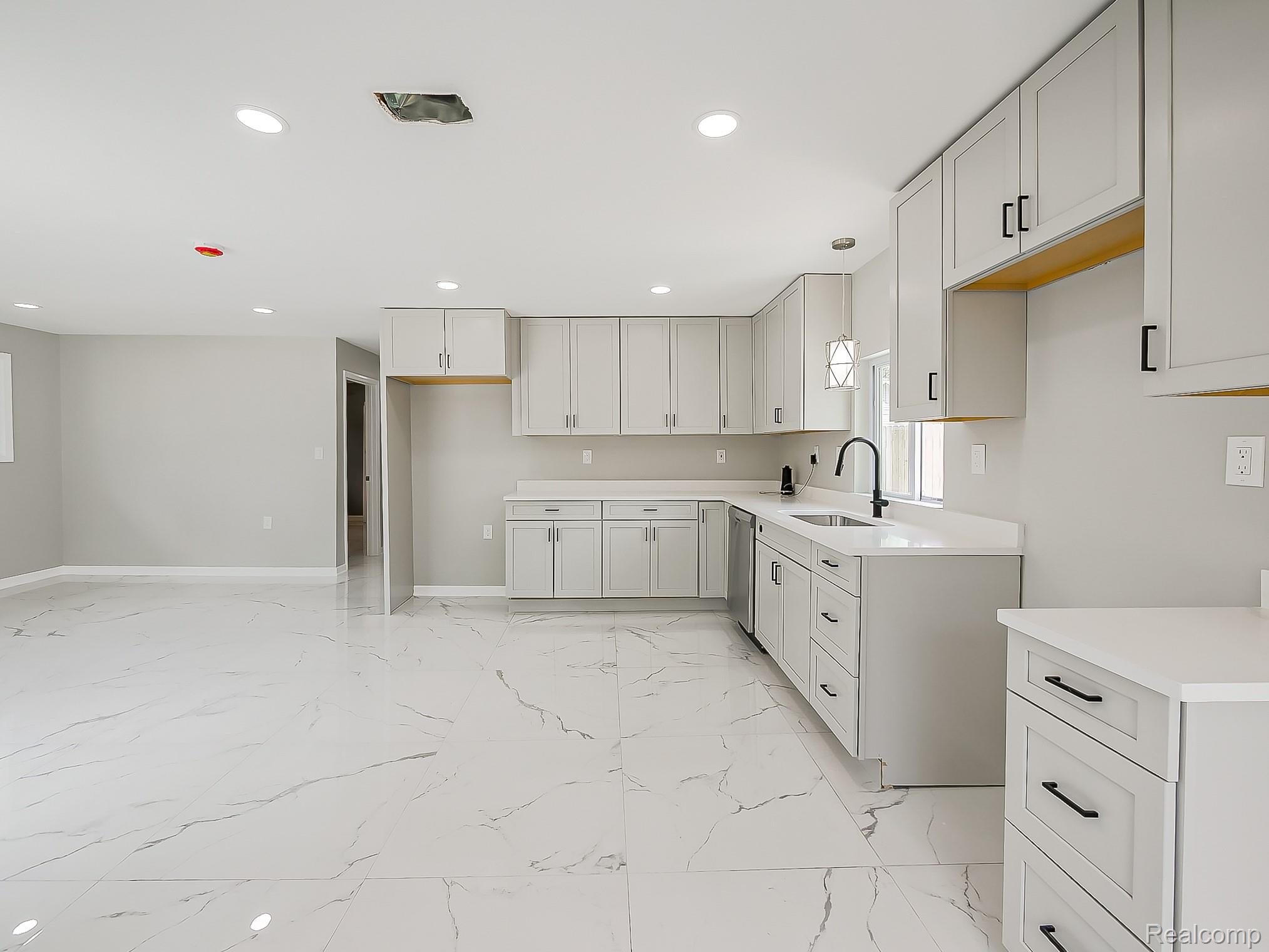3402 Elmhurst Avenue Property Photo 3