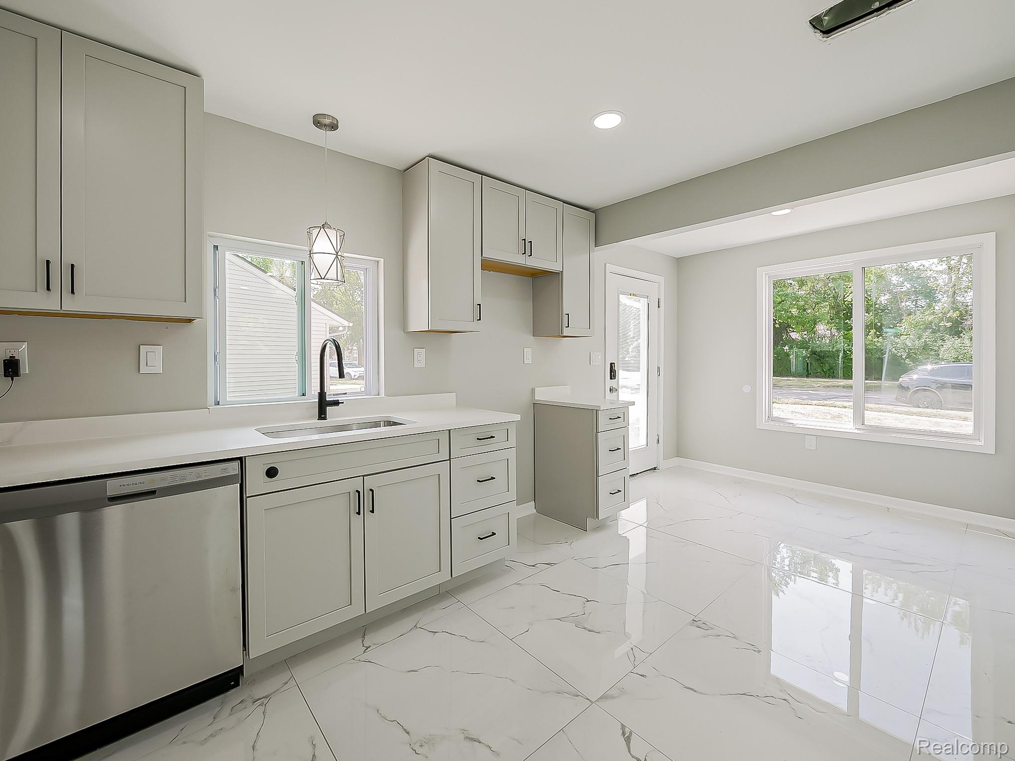3402 Elmhurst Avenue Property Photo 4