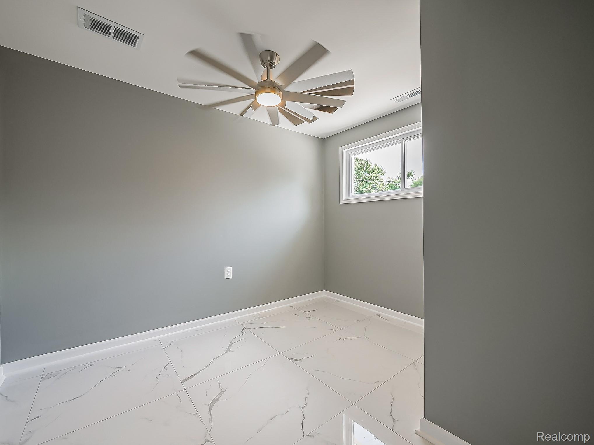 3402 Elmhurst Avenue Property Photo 13