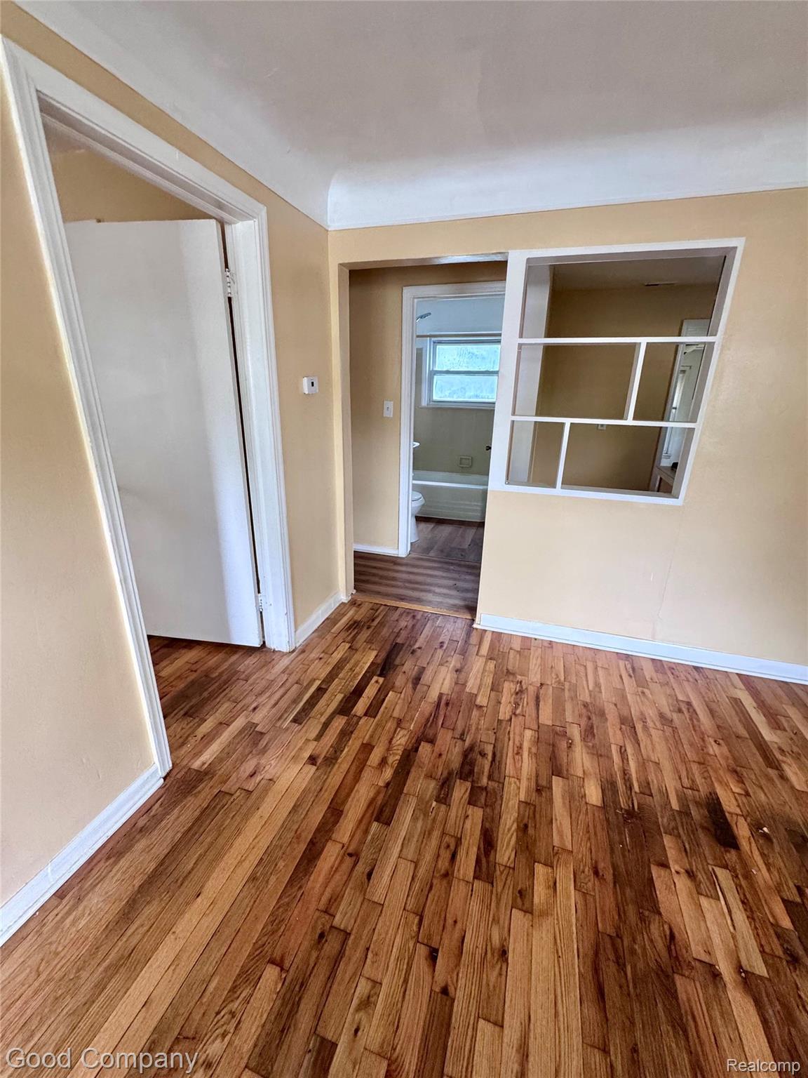 21541 Collingham Avenue Property Photo 4