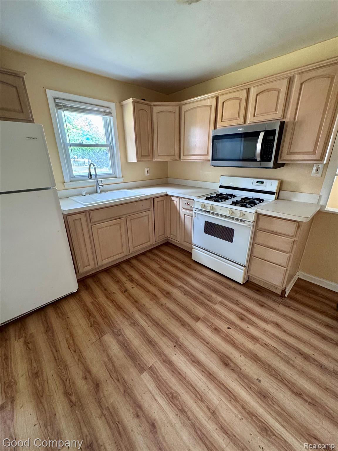 21541 Collingham Avenue Property Photo 8