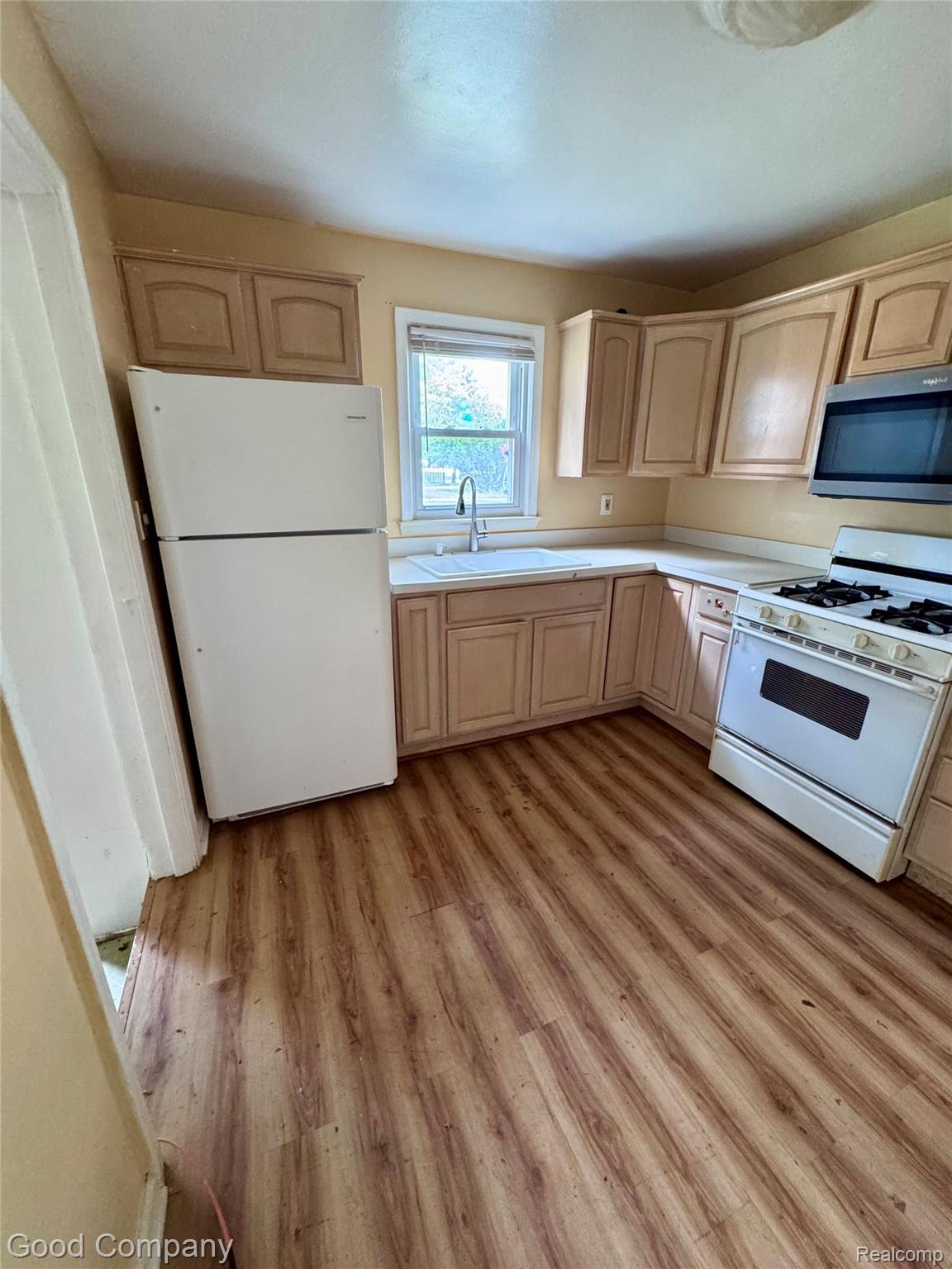 21541 Collingham Avenue Property Photo 9