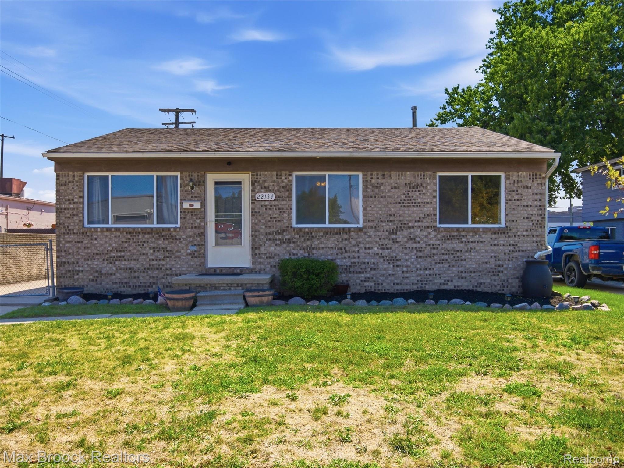 22134 Pleasant Street Property Photo 1