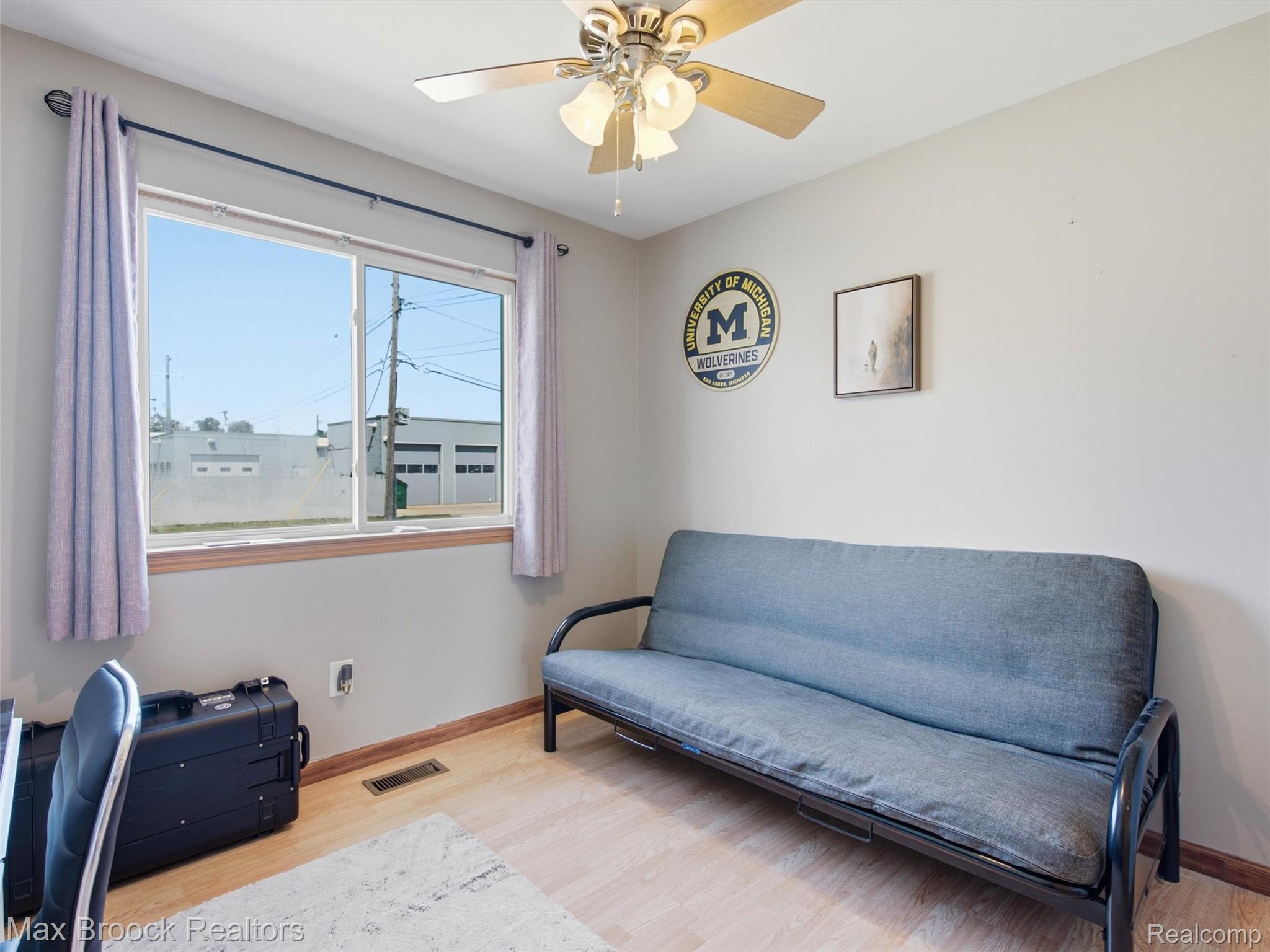 22134 Pleasant Street Property Photo 16