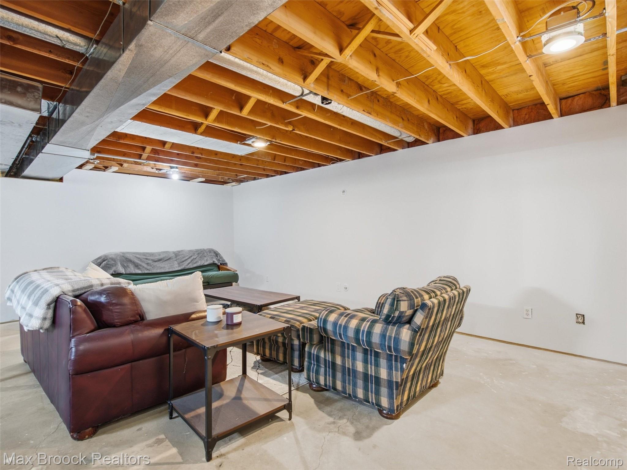 22134 Pleasant Street Property Photo 17