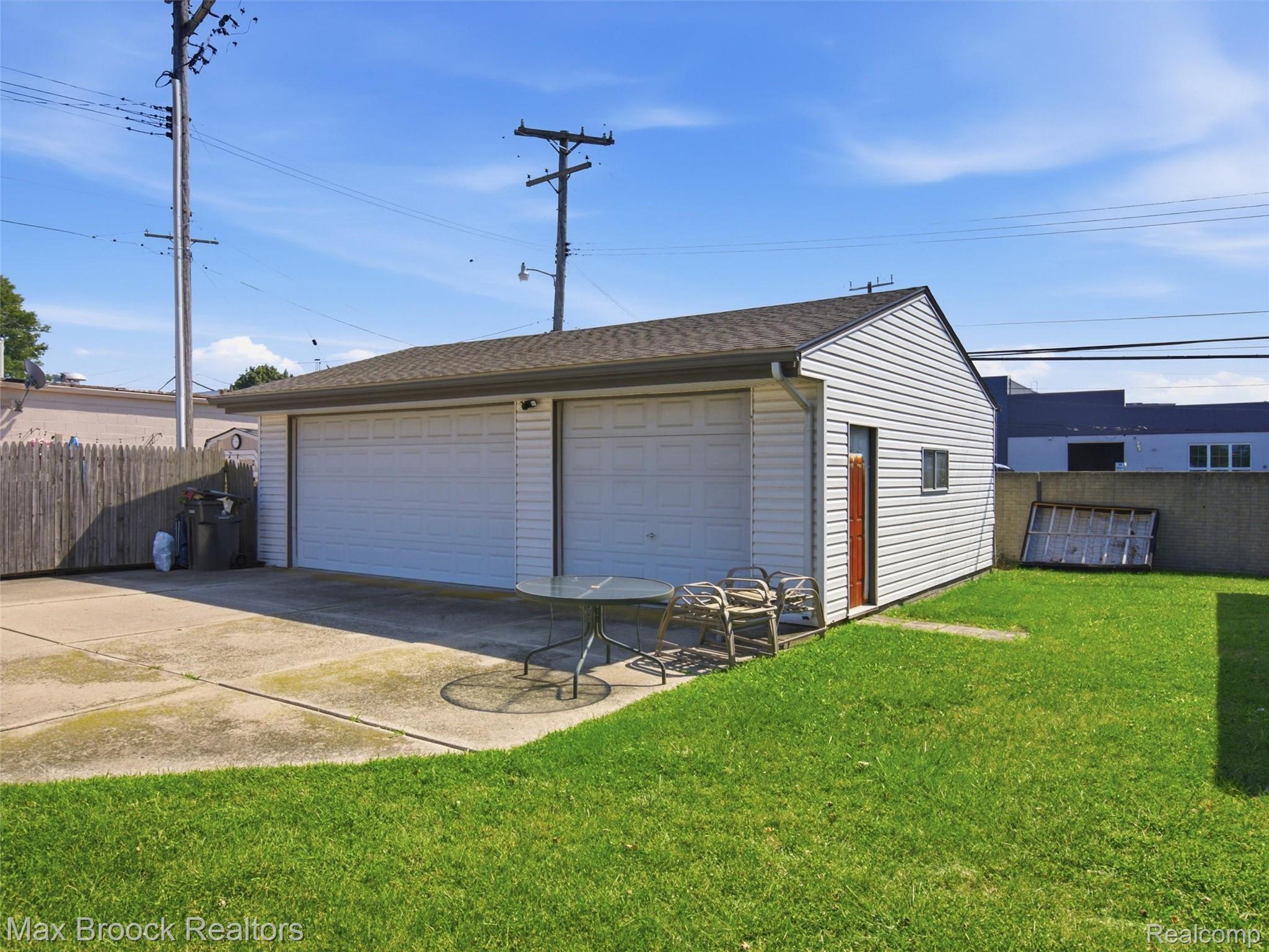 22134 Pleasant Street Property Photo 26