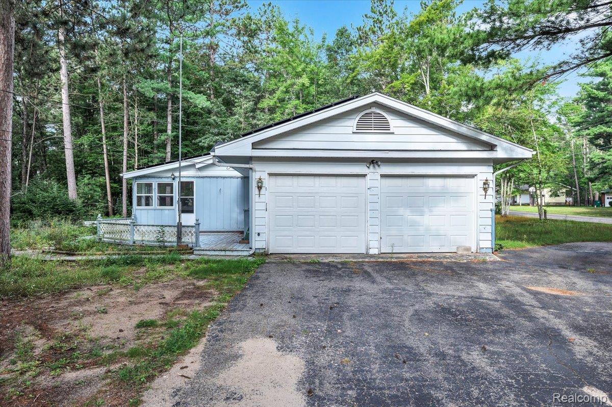 4871 Helen Drive Property Photo 4