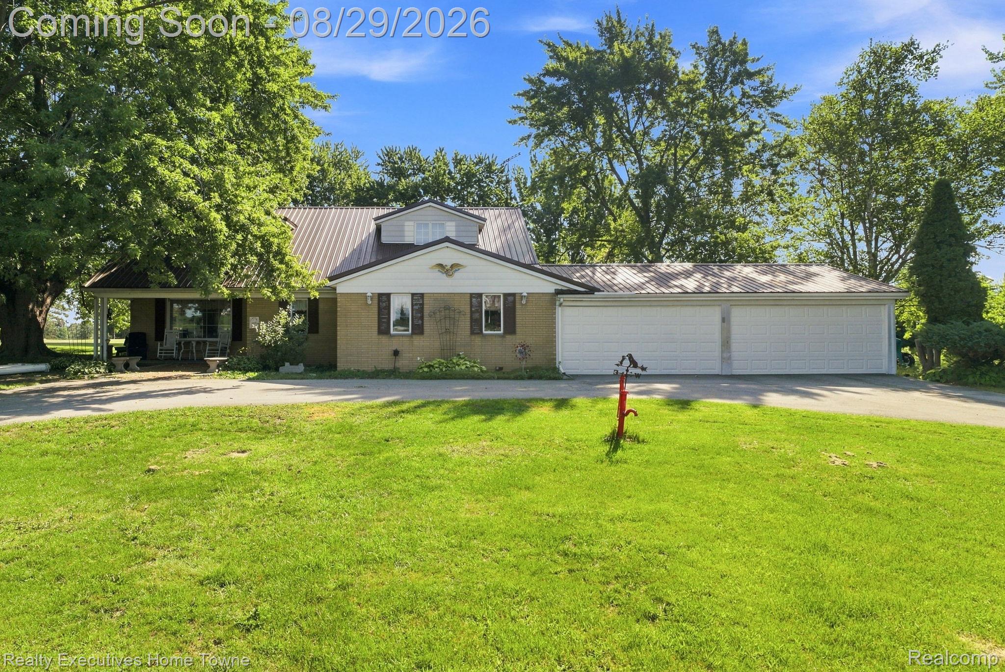 5593 Fairway Lane Property Photo 1