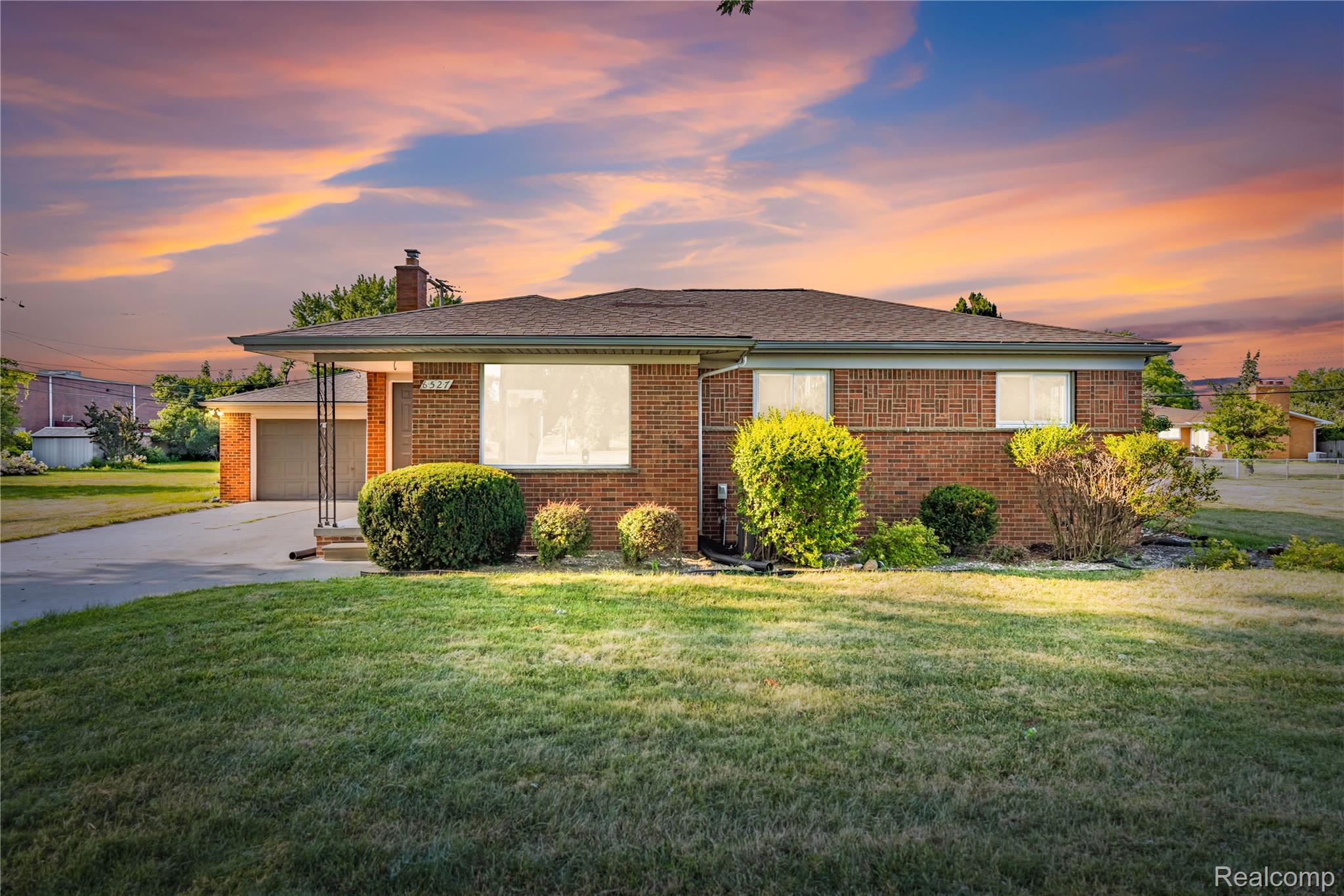 8527 Metropolitan Parkway Property Photo 1