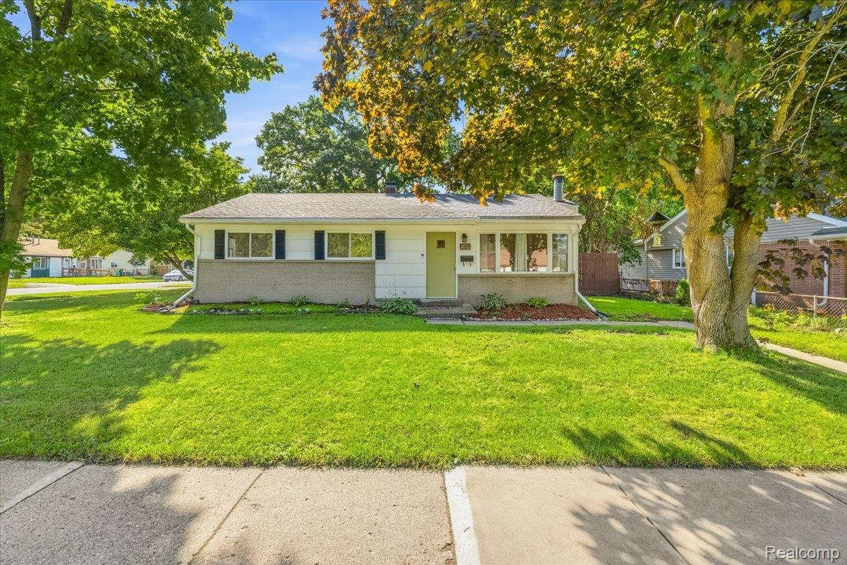 1482 Blossom Avenue Property Photo 2