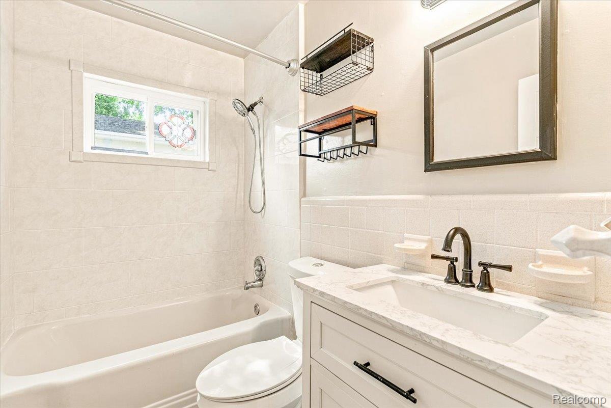 1482 Blossom Avenue Property Photo 29
