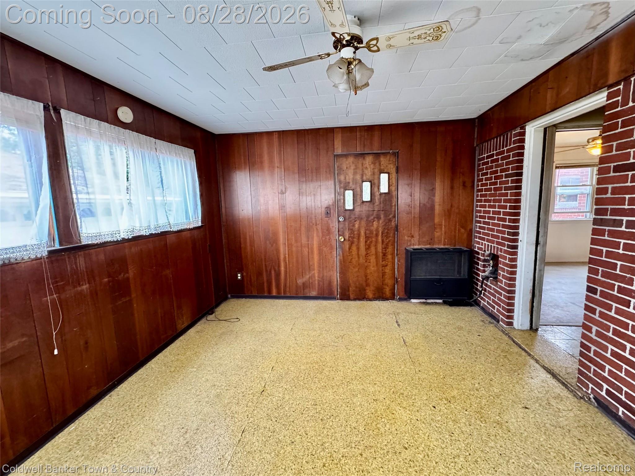 16080 Hanfor Avenue Property Photo 8