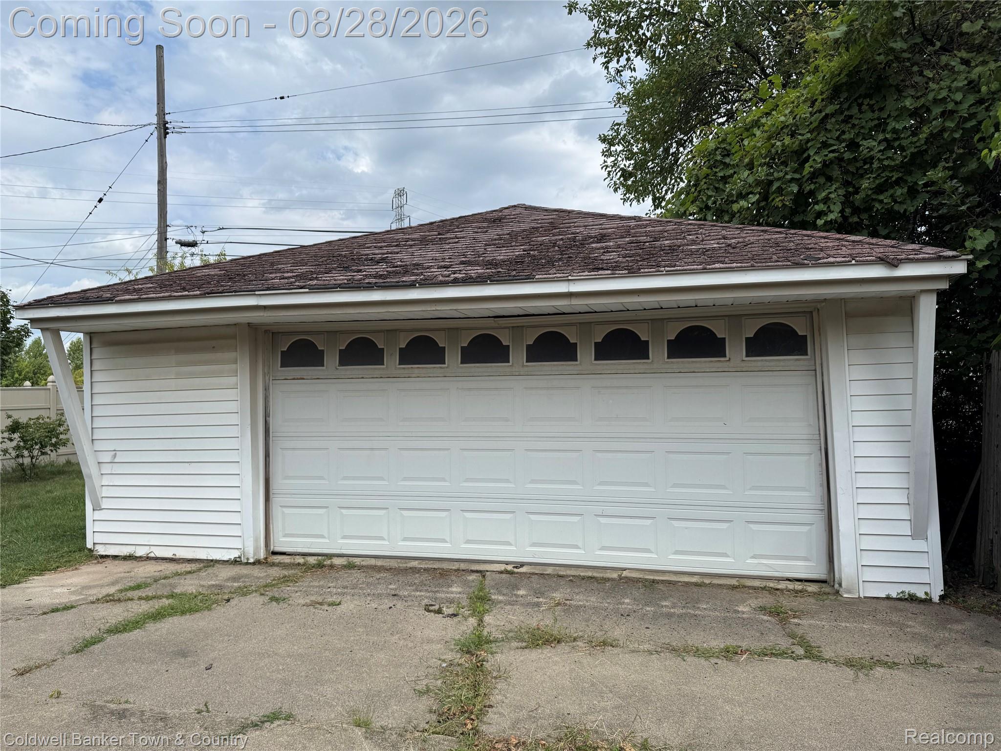 16080 Hanfor Avenue Property Photo 18
