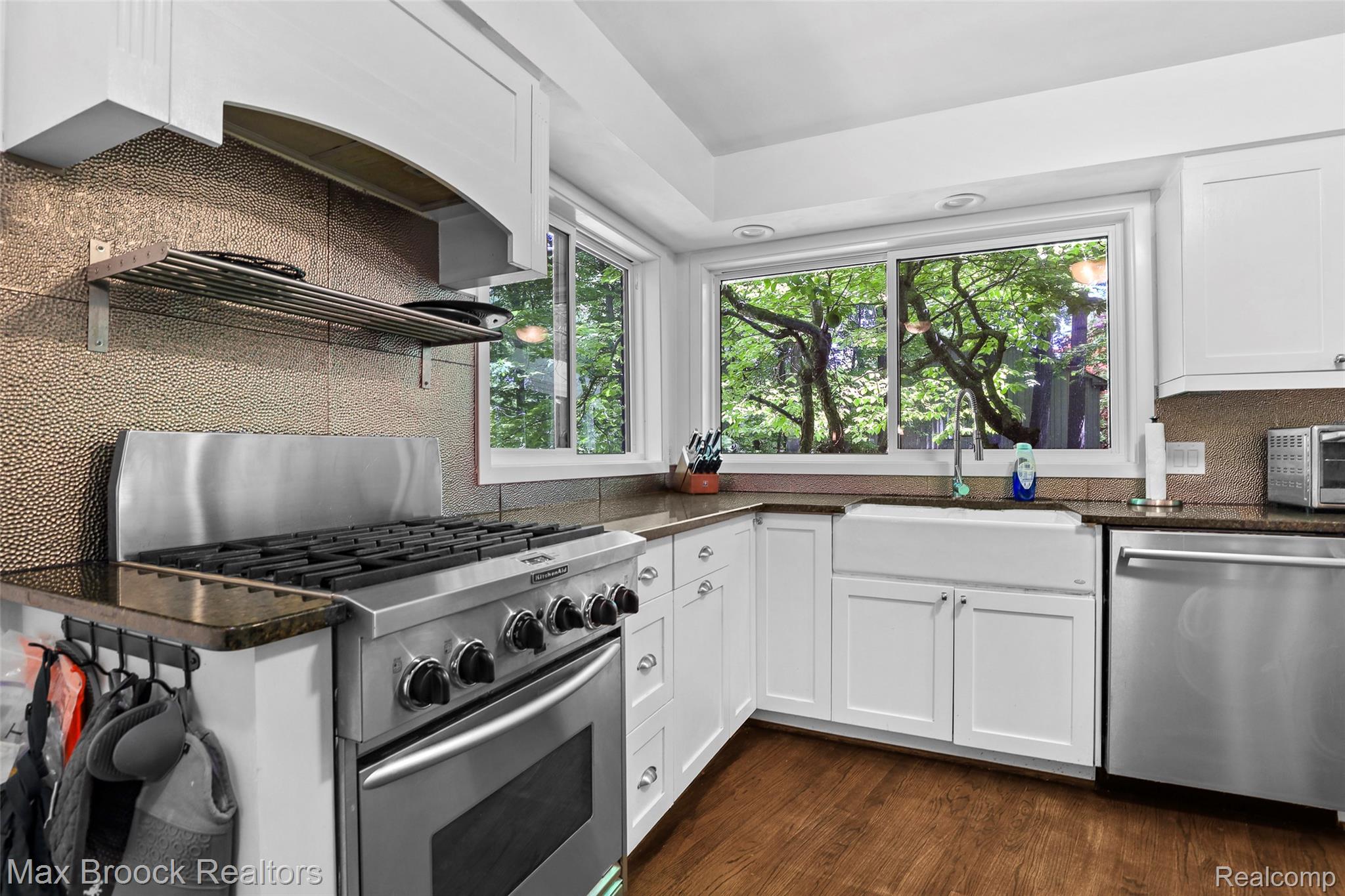 22636 King Richard Court Property Photo 6