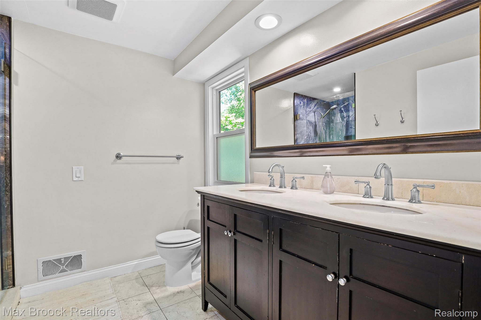 22636 King Richard Court Property Photo 16
