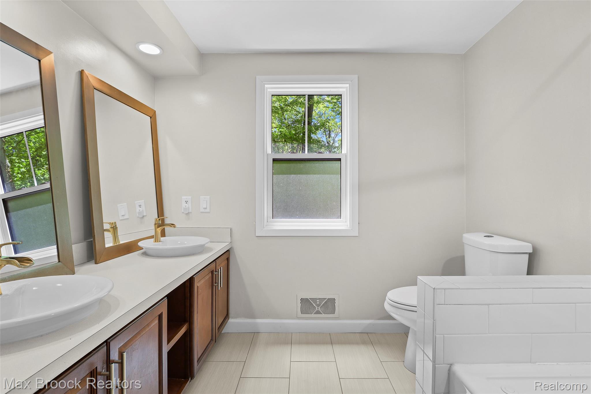 22636 King Richard Court Property Photo 20