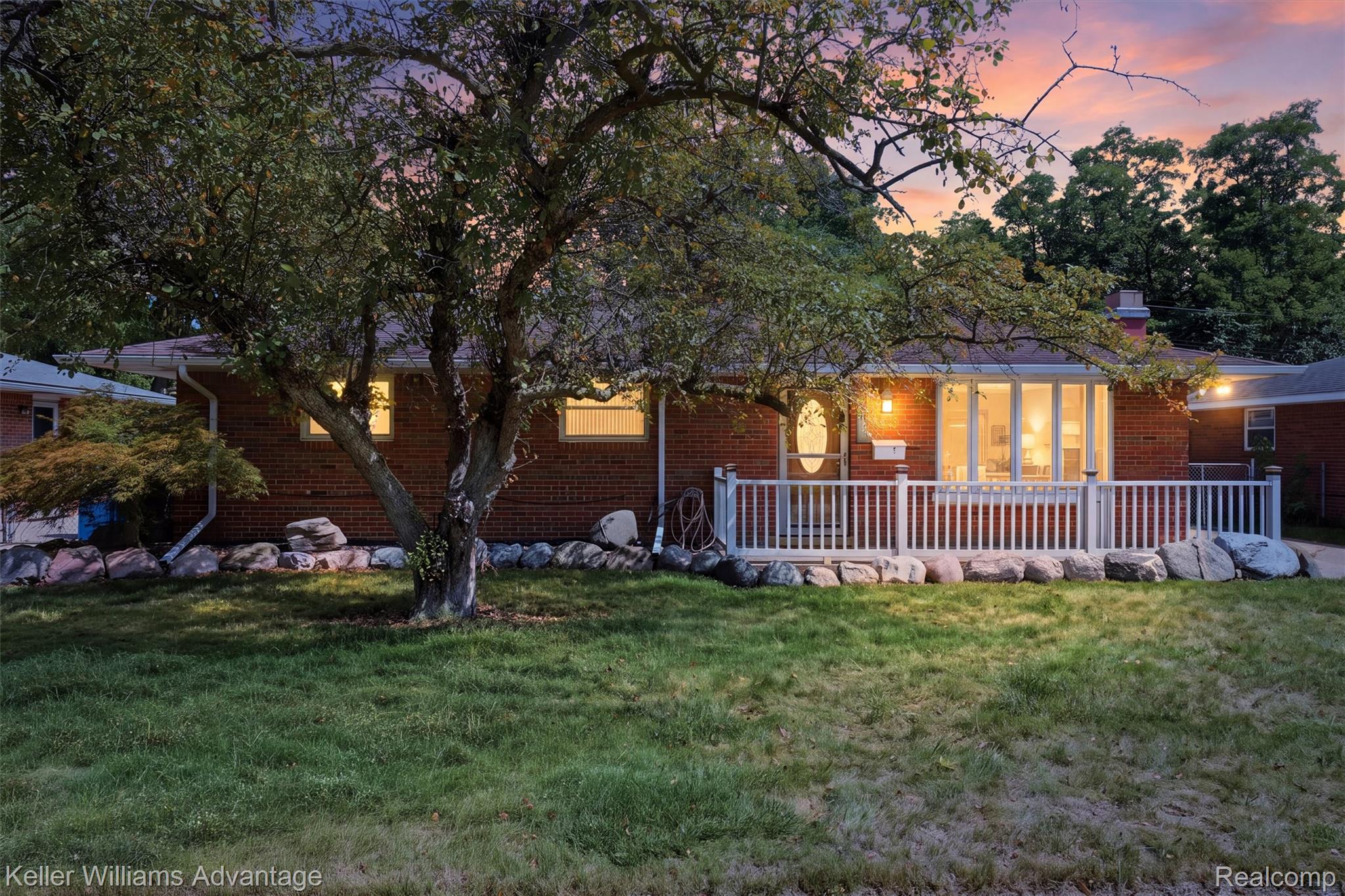 5221 Hayes Street Property Photo 1