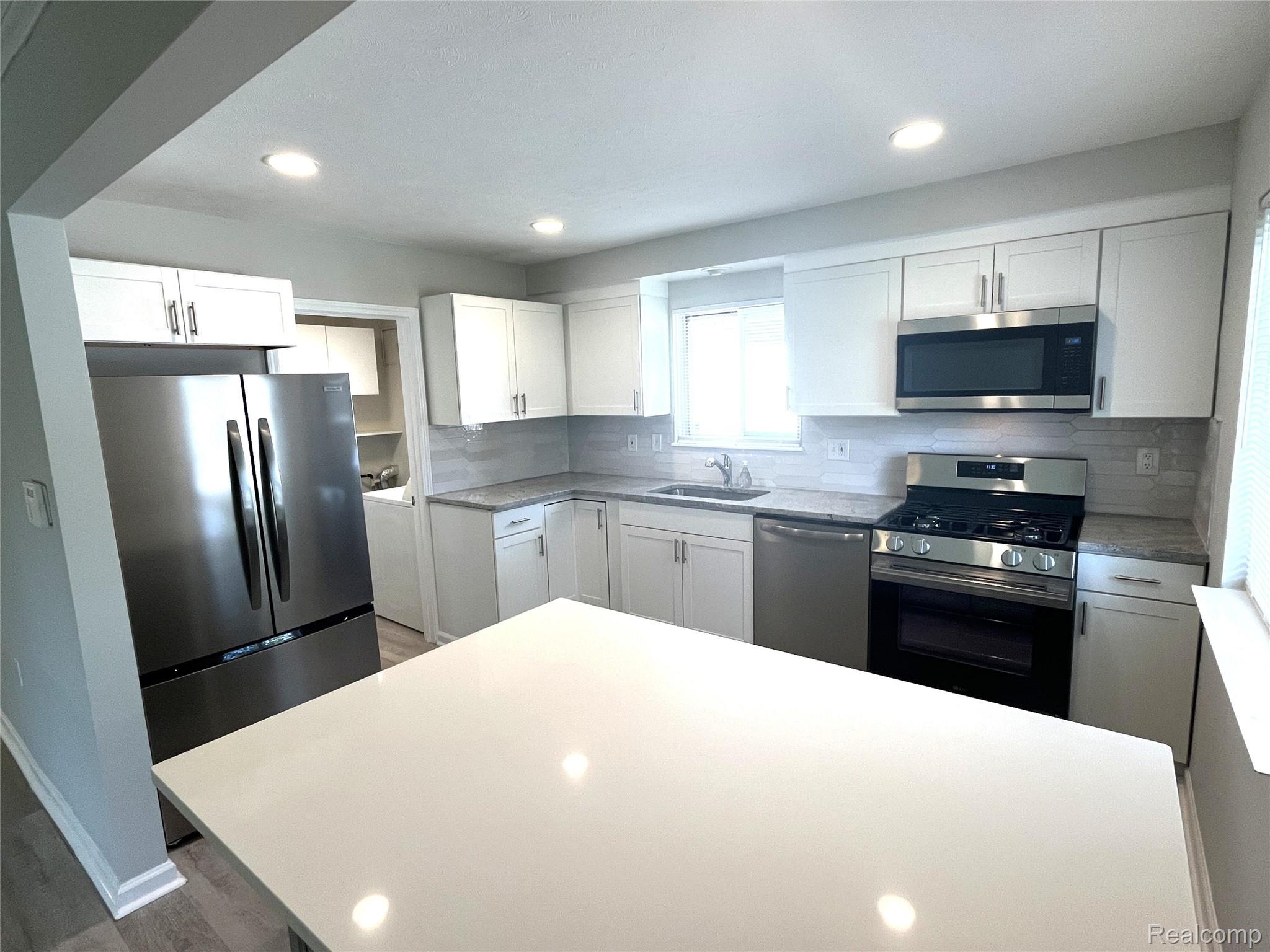 936 E Annabelle Avenue Property Photo 2