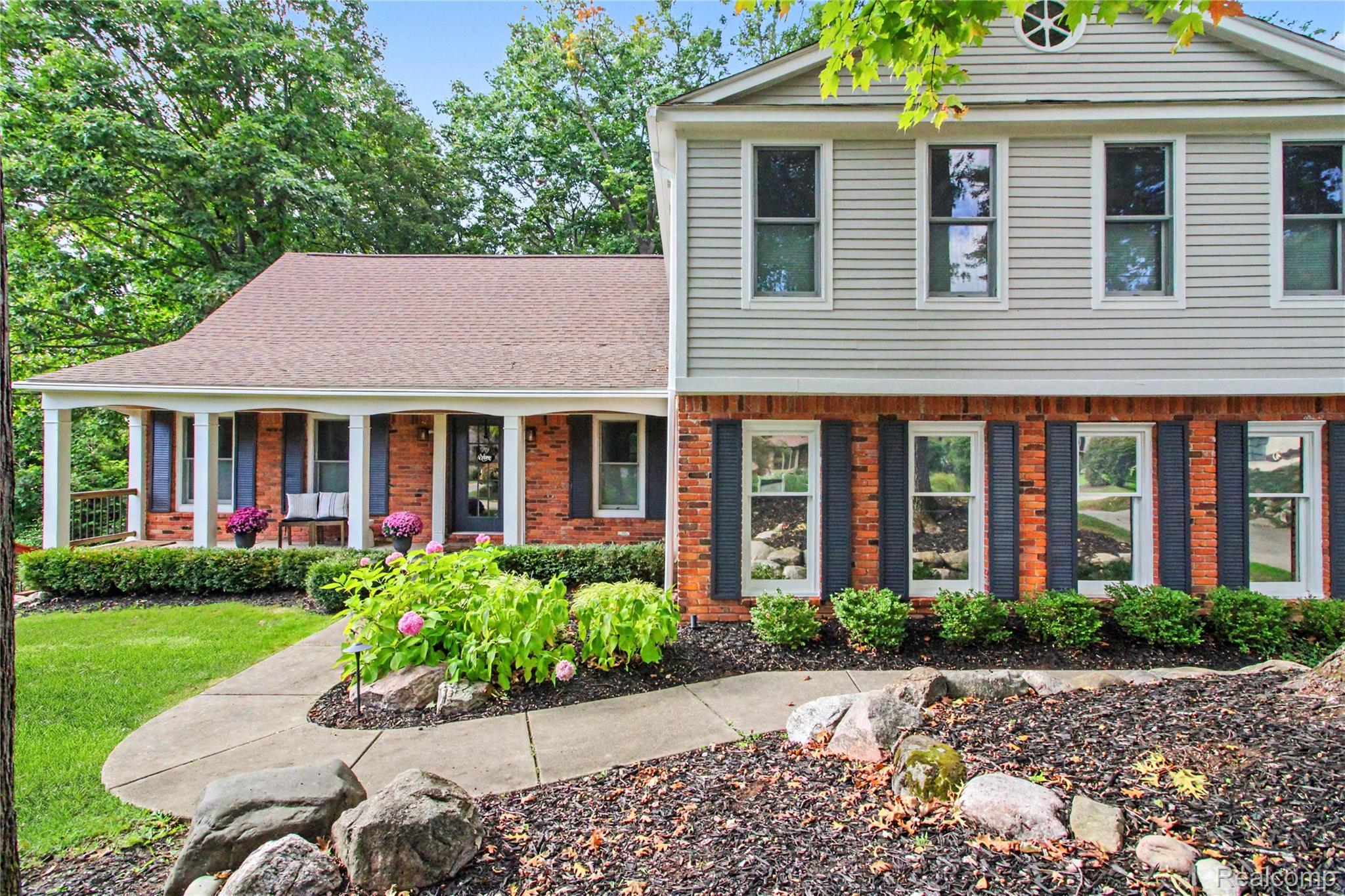 8265 Deerwood Road Property Photo 1