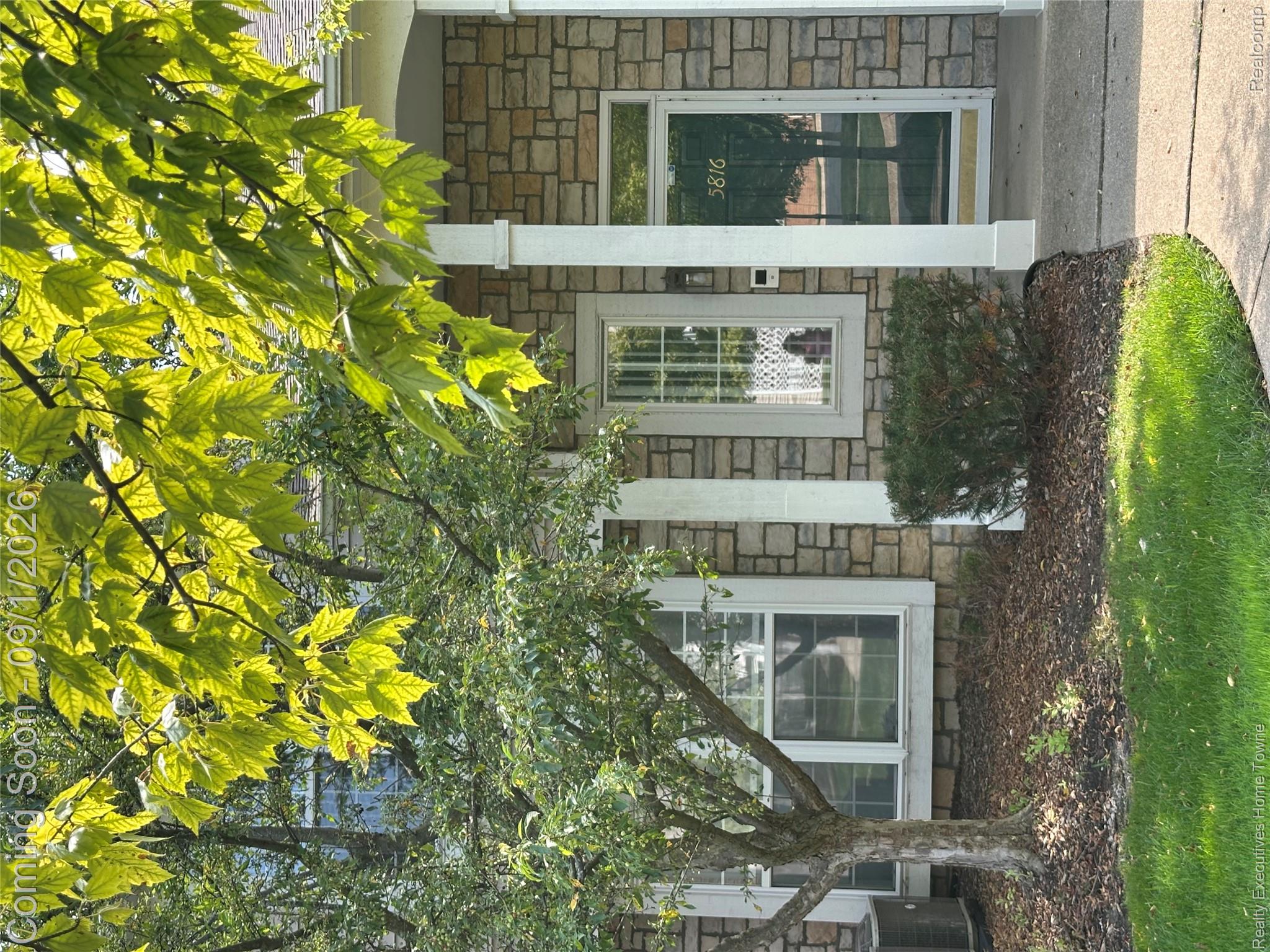5816 Pine Aires Drive Property Photo 1