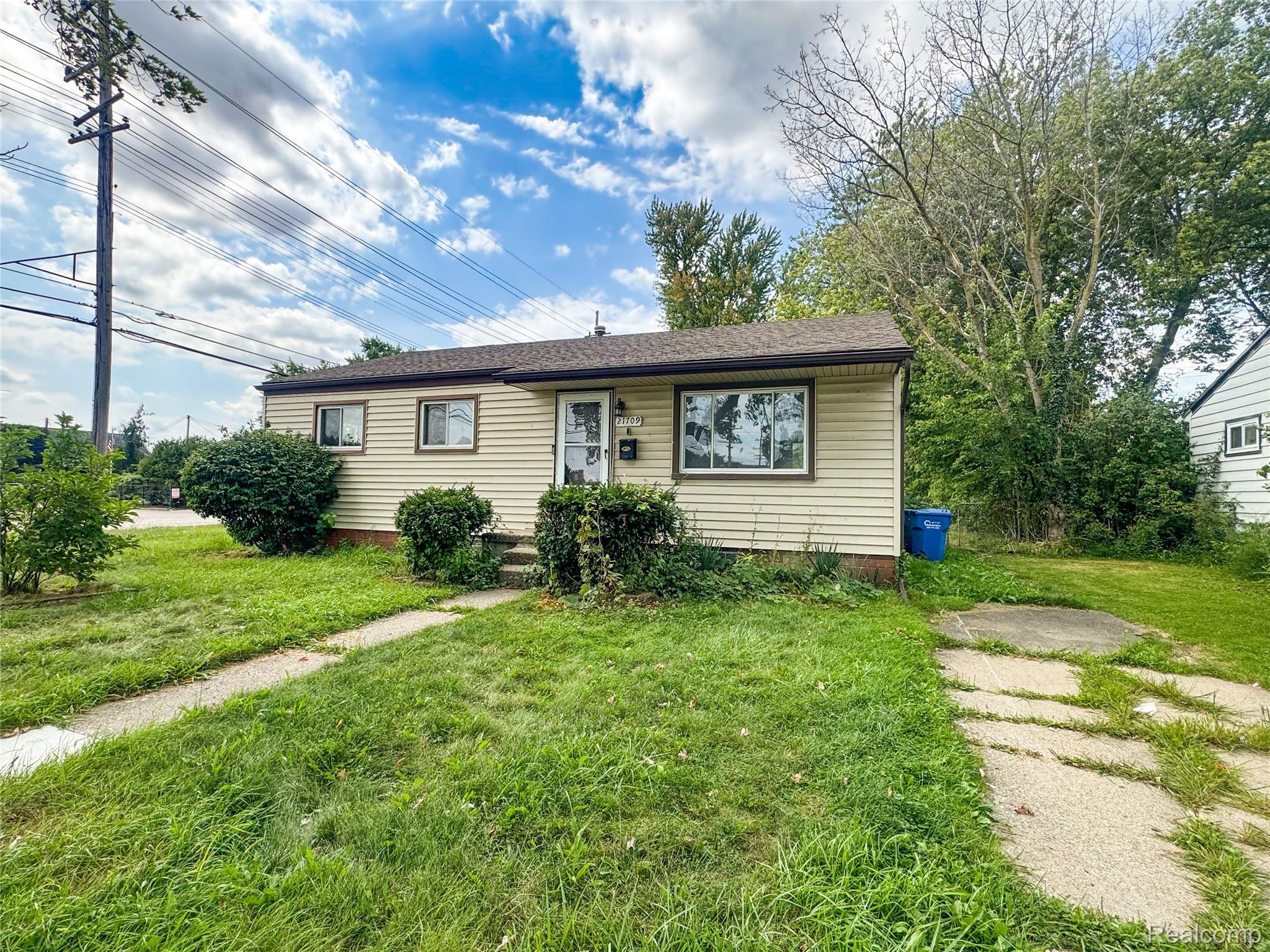 21709 Weller Avenue Property Photo 1