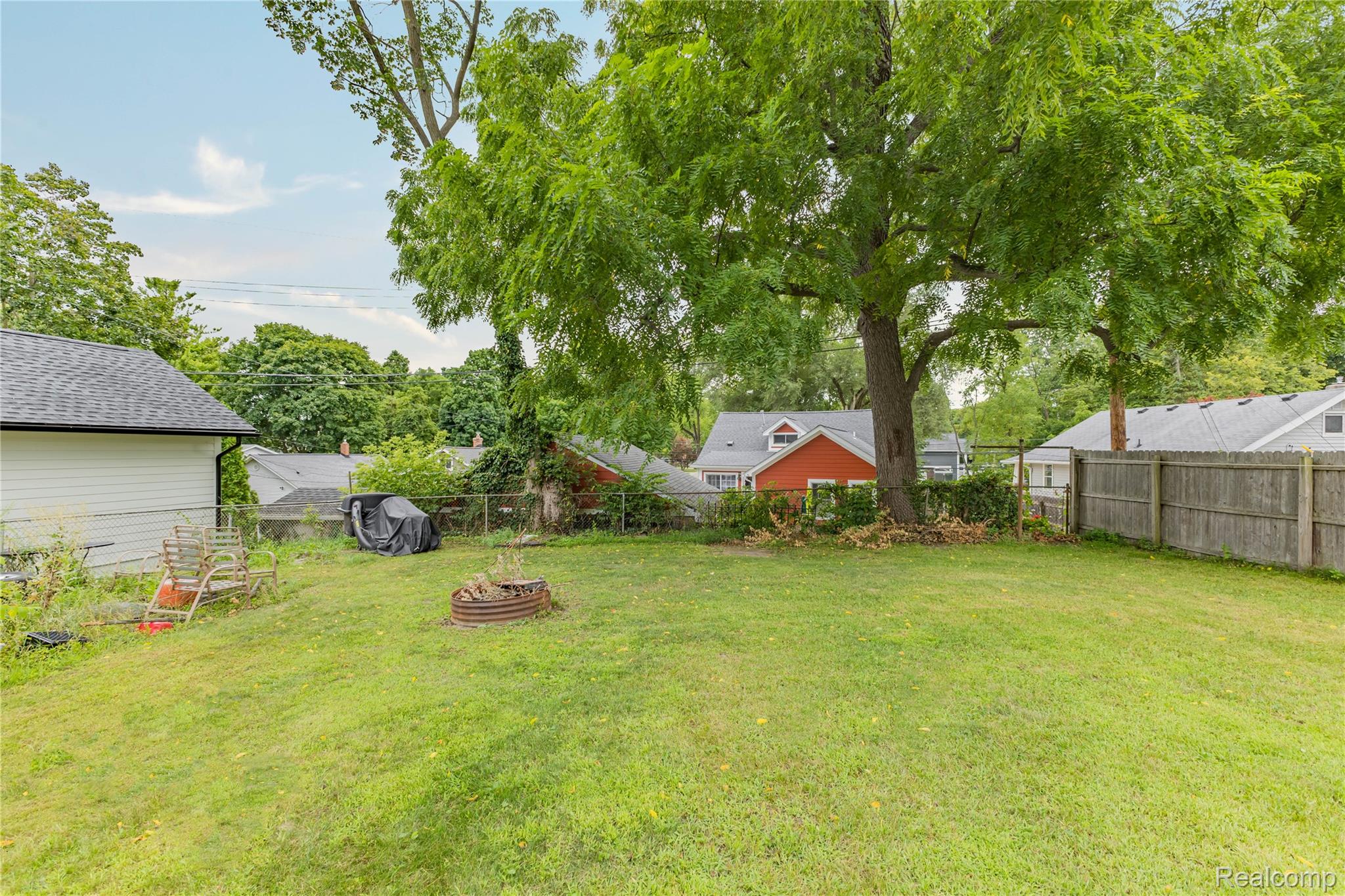 328 Romeo Road Property Photo 19