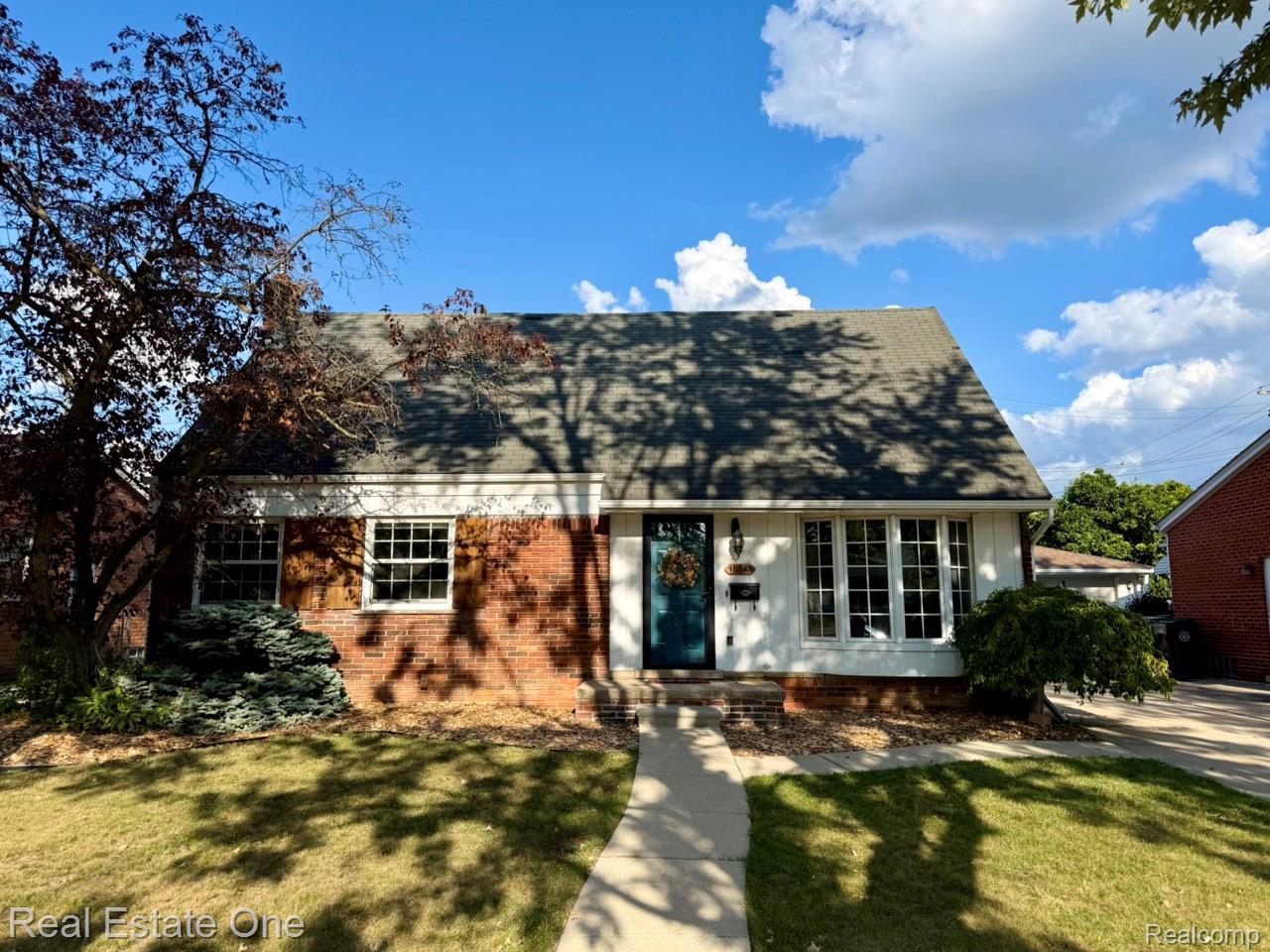 16343 Drake Street Property Photo 1