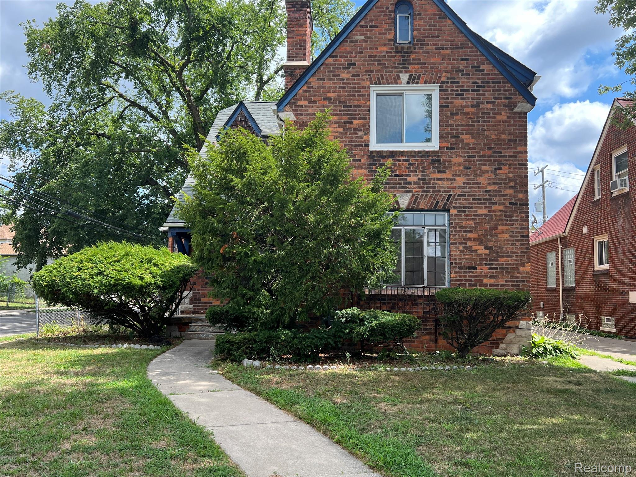 17420 Greenlawn Street Property Photo 1
