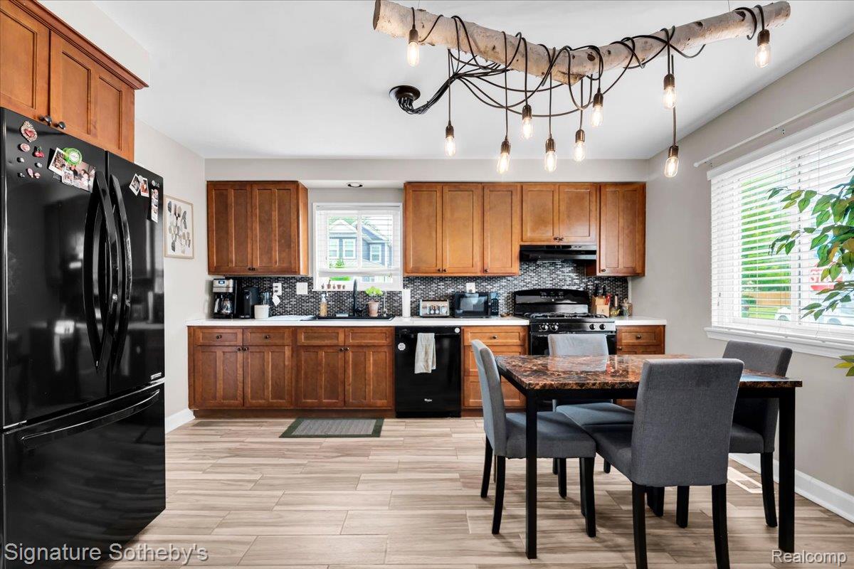 1099 Eaton Road Property Photo 7