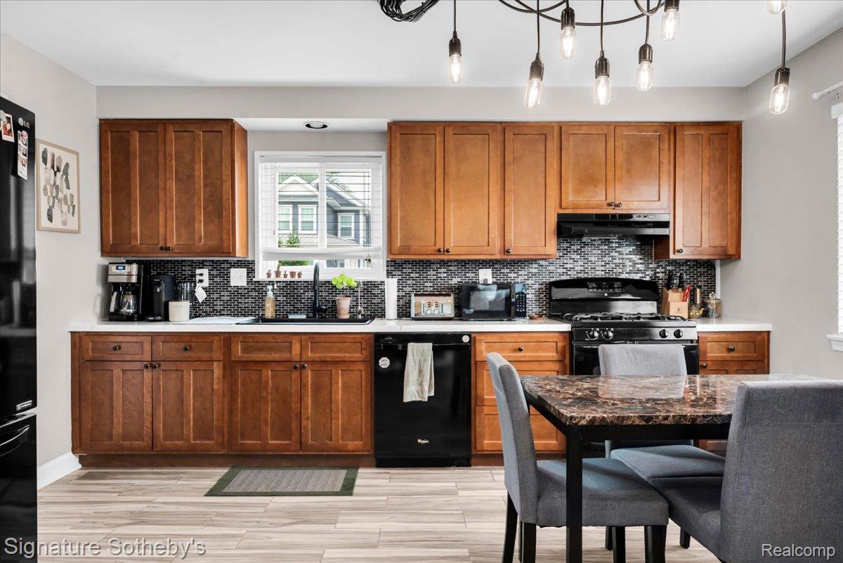 1099 Eaton Road Property Photo 8