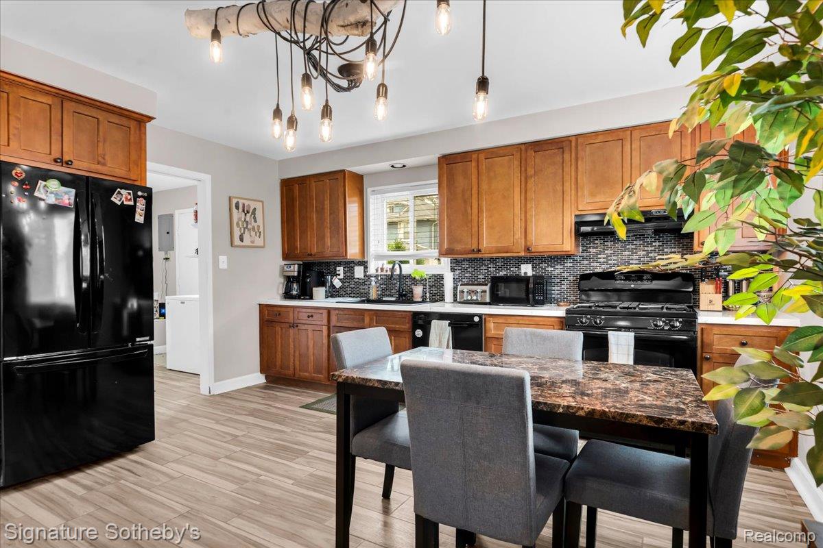 1099 Eaton Road Property Photo 10