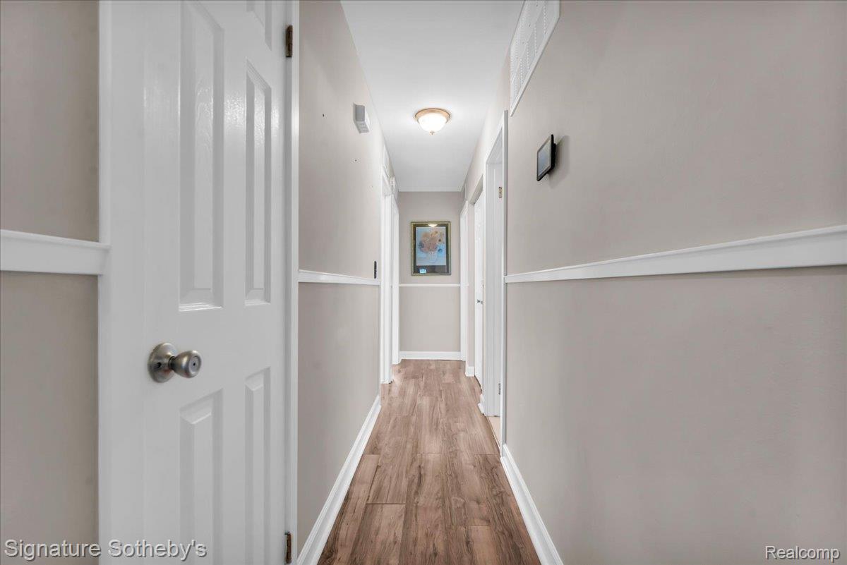 1099 Eaton Road Property Photo 12